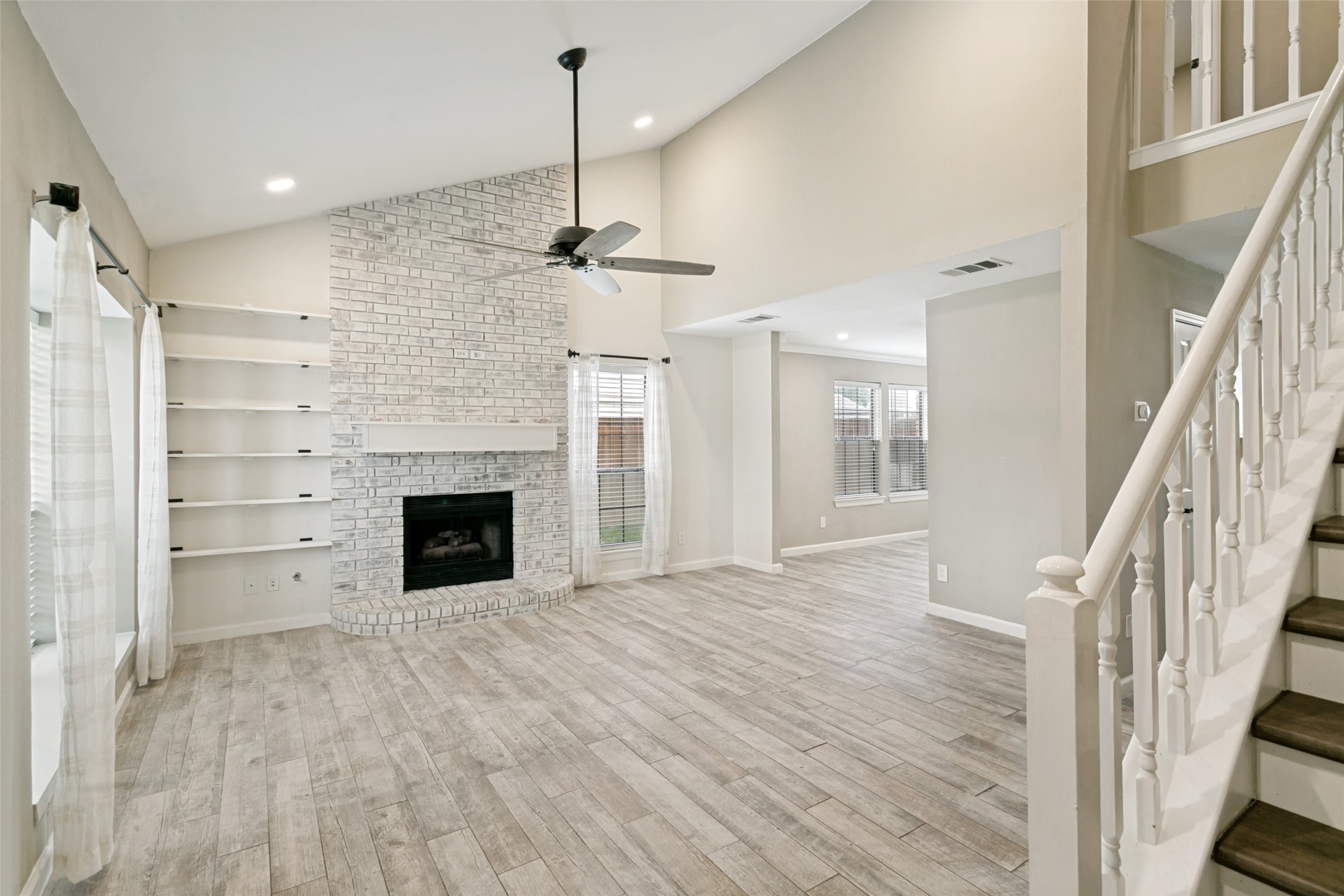 5341 Colonial Drive