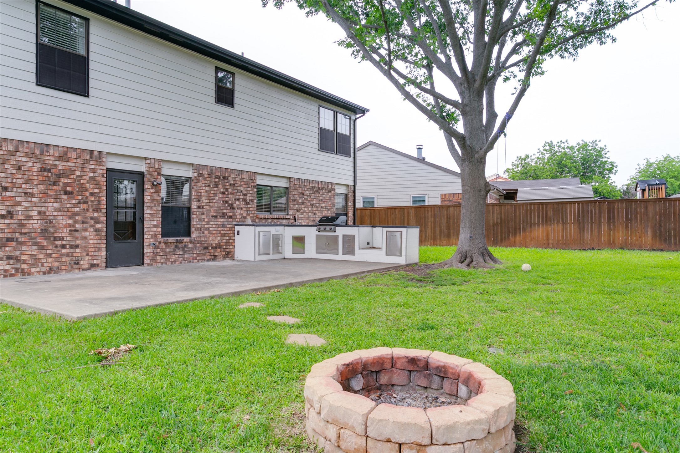 5341 Colonial Drive