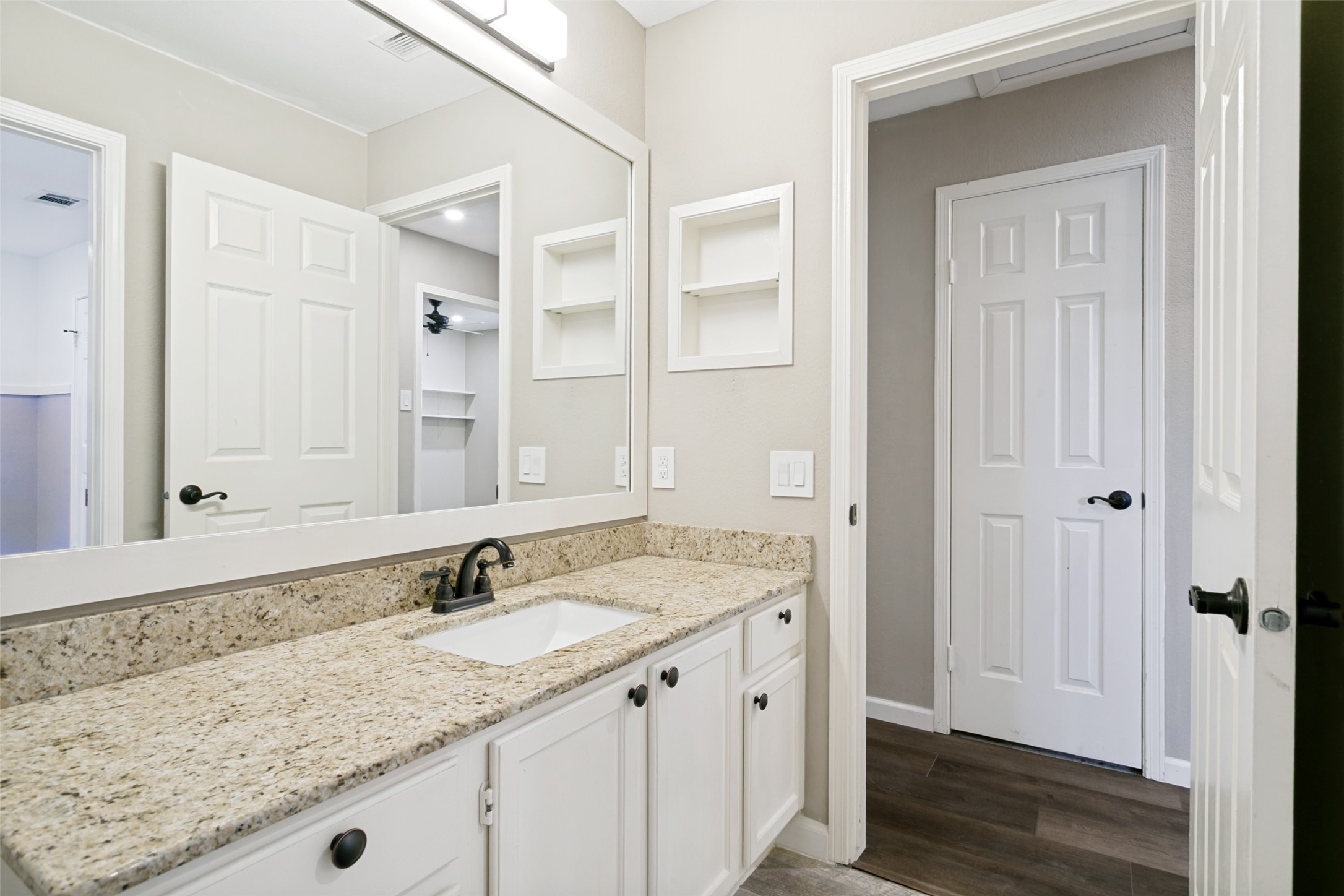 5341 Colonial Drive