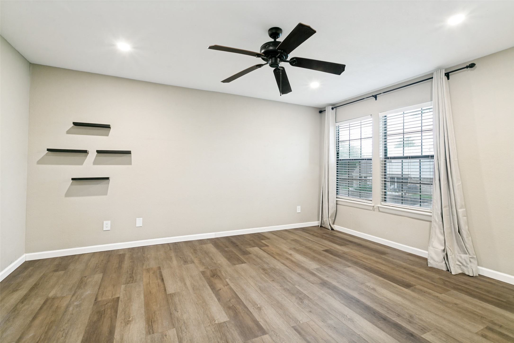 5341 Colonial Drive
