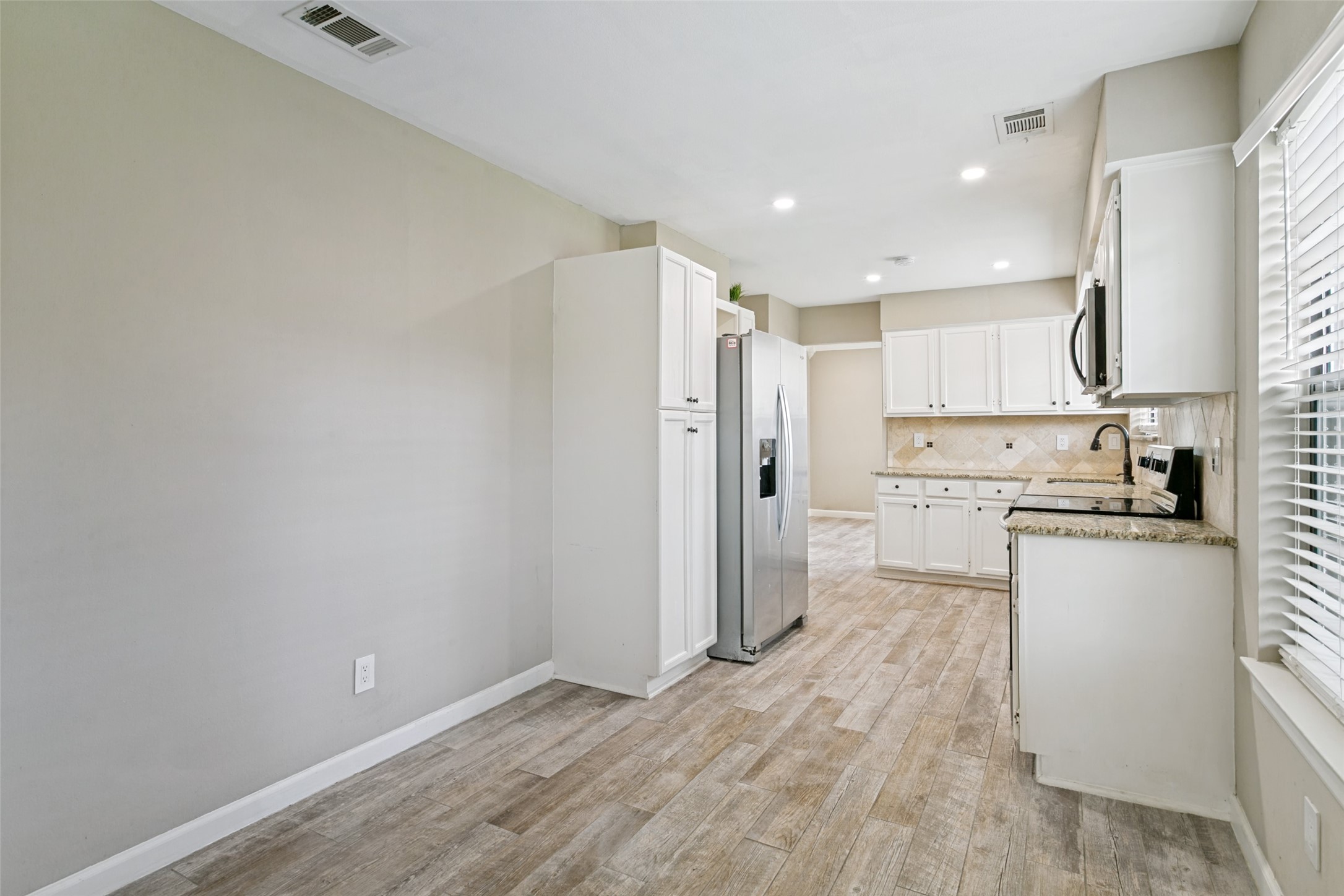 5341 Colonial Drive