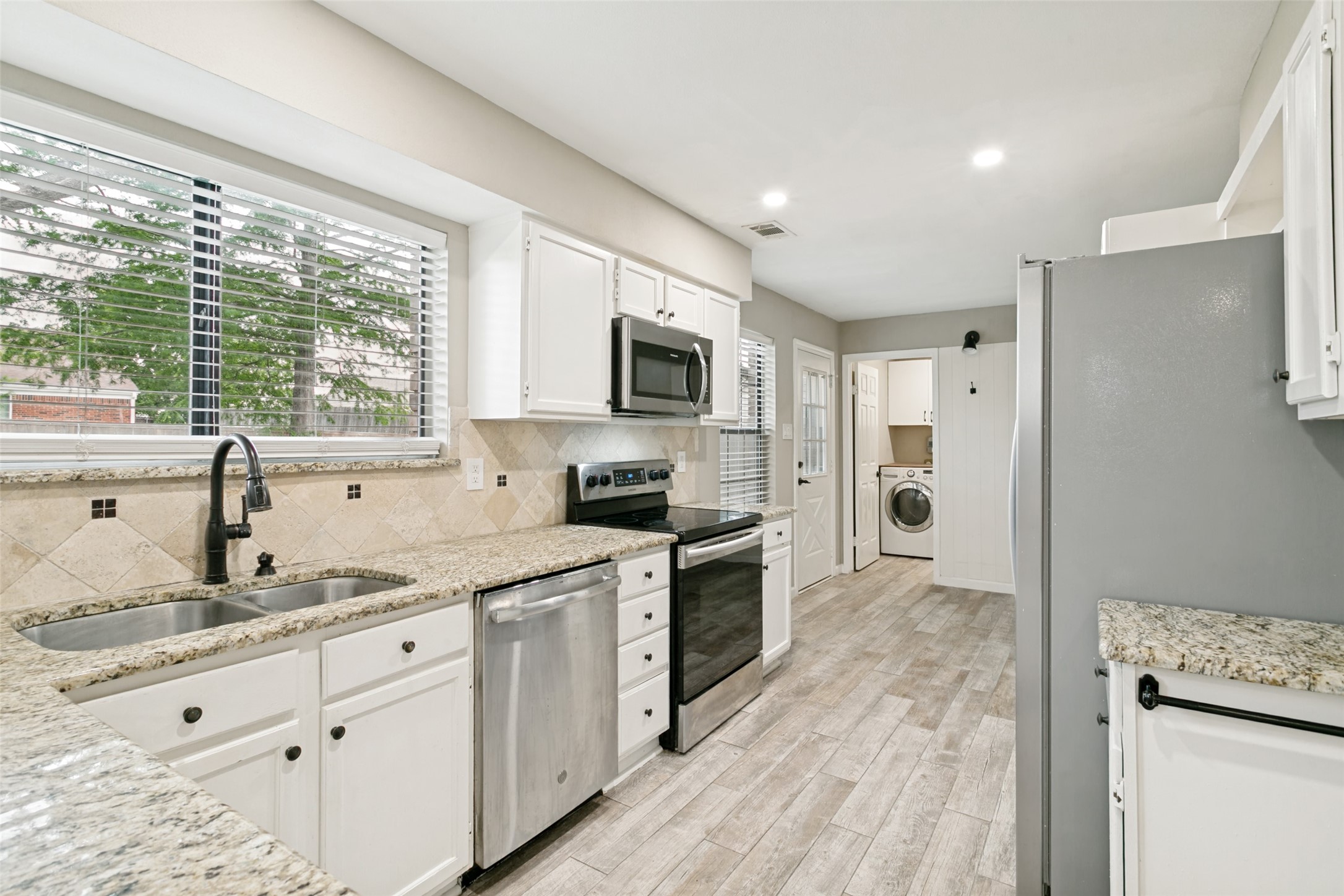5341 Colonial Drive