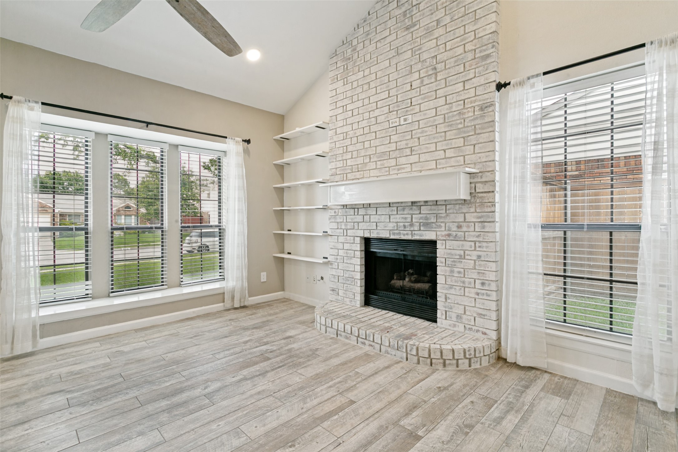 5341 Colonial Drive