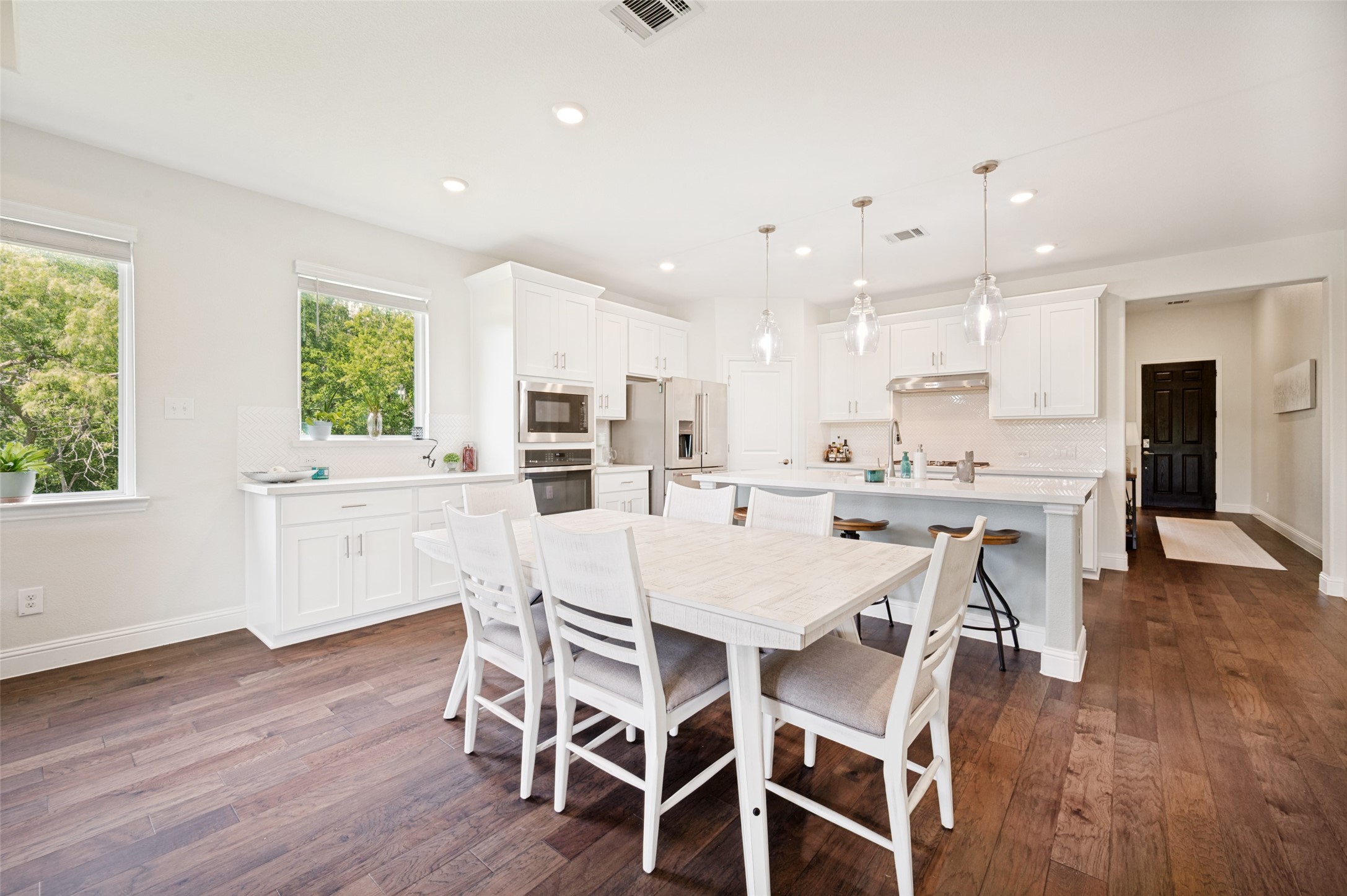 104 Lakeview Drive
