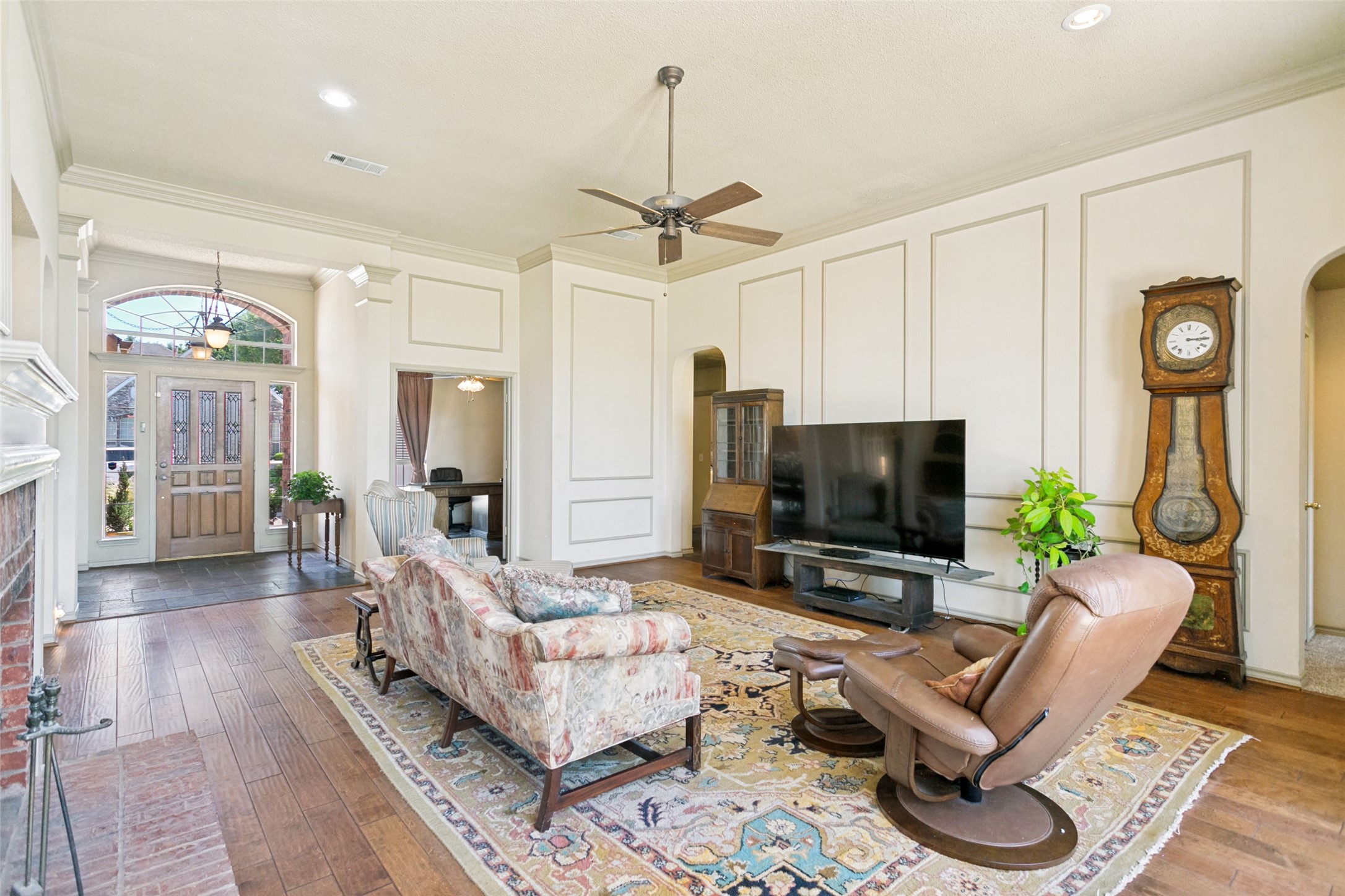 625 Palm Desert Drive