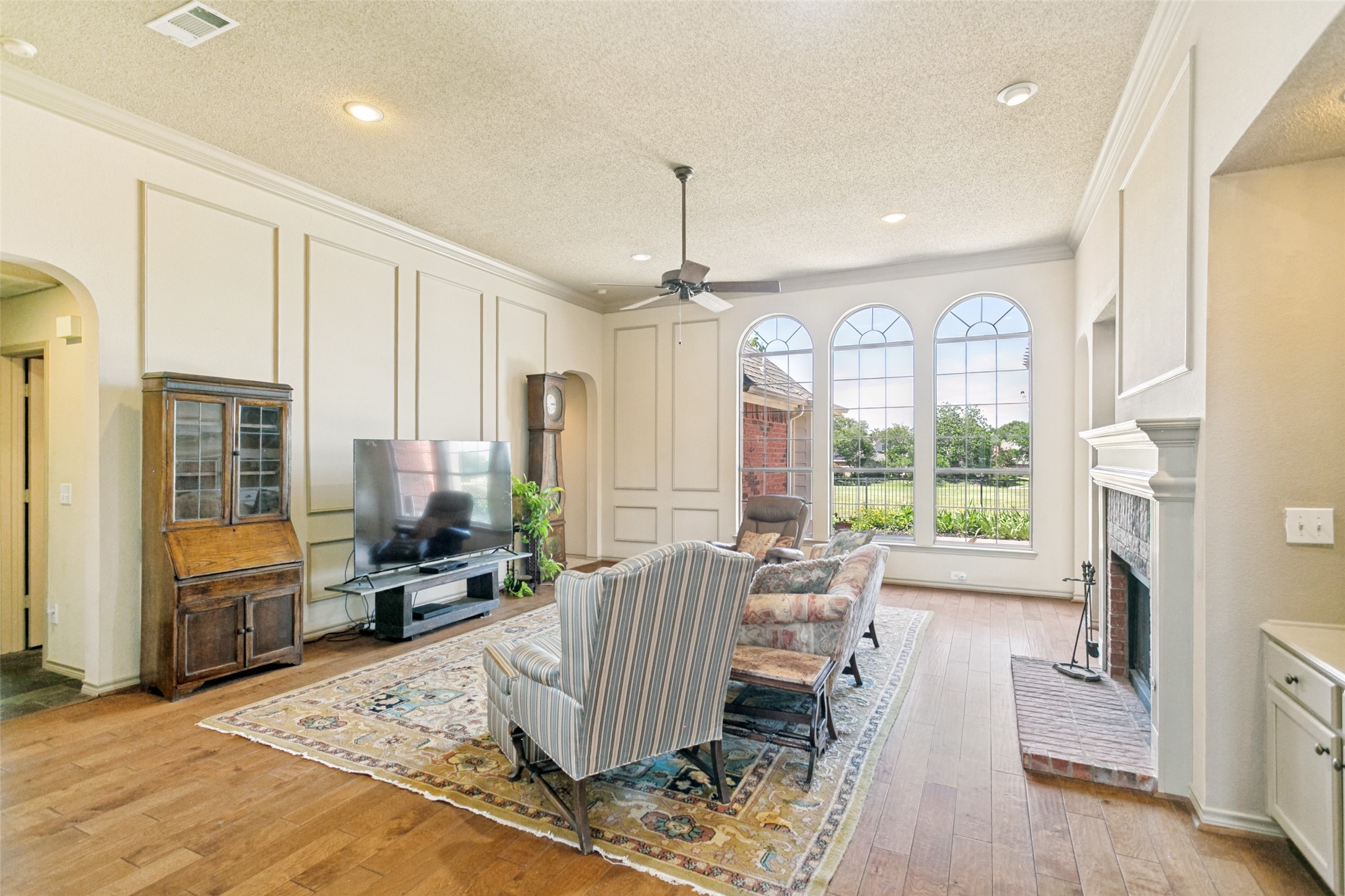 625 Palm Desert Drive