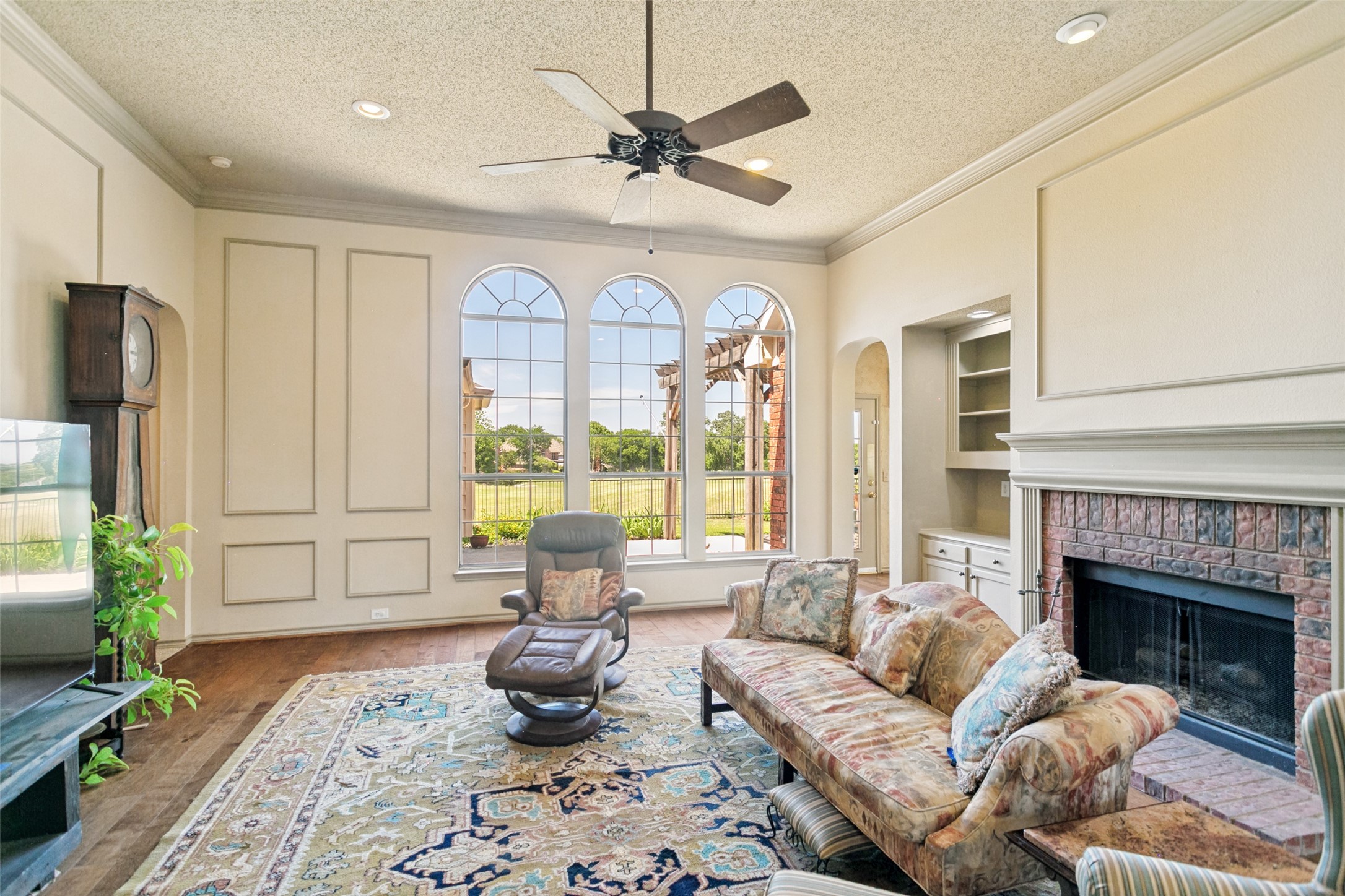 625 Palm Desert Drive