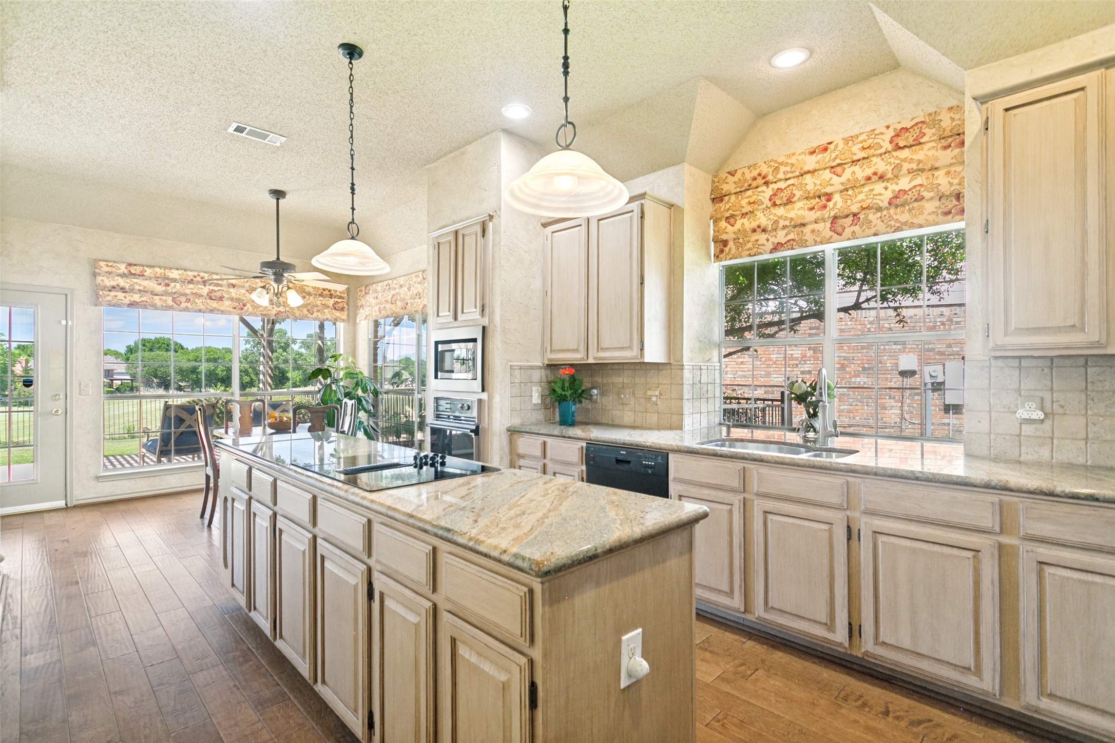 625 Palm Desert Drive