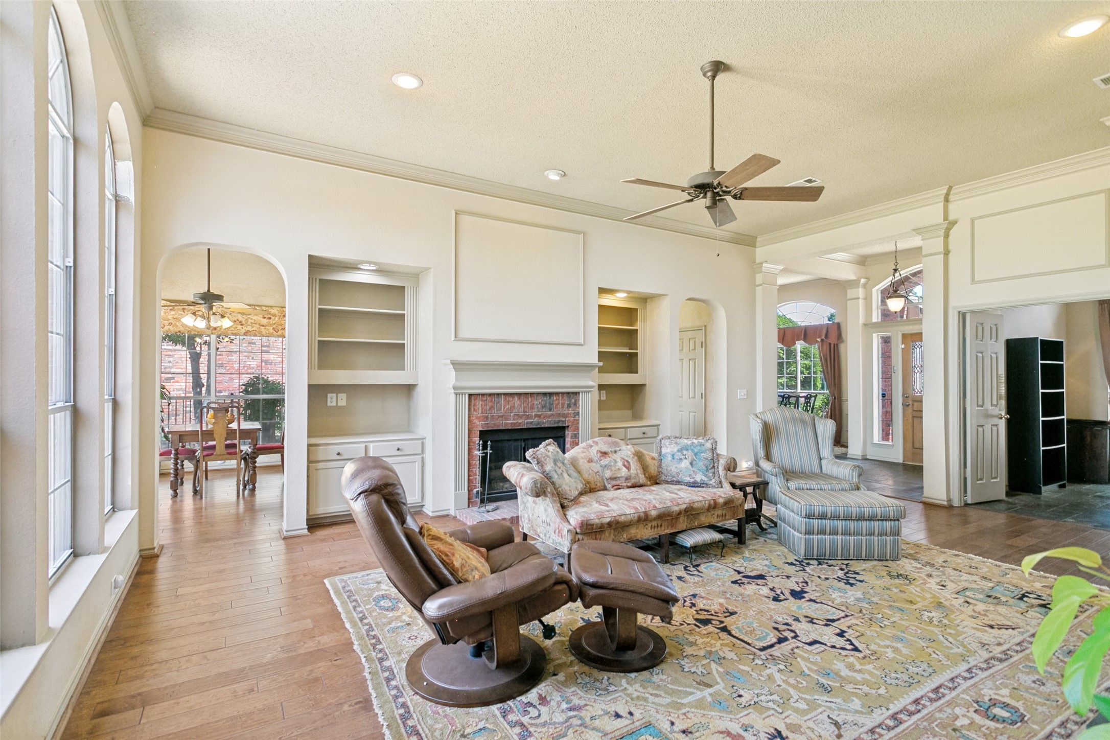 625 Palm Desert Drive