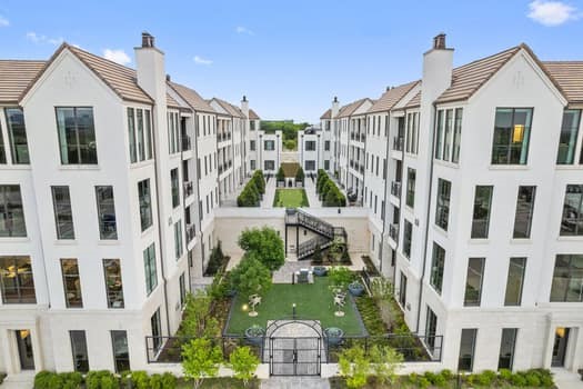 5270 Town and Country Boulevard 225
