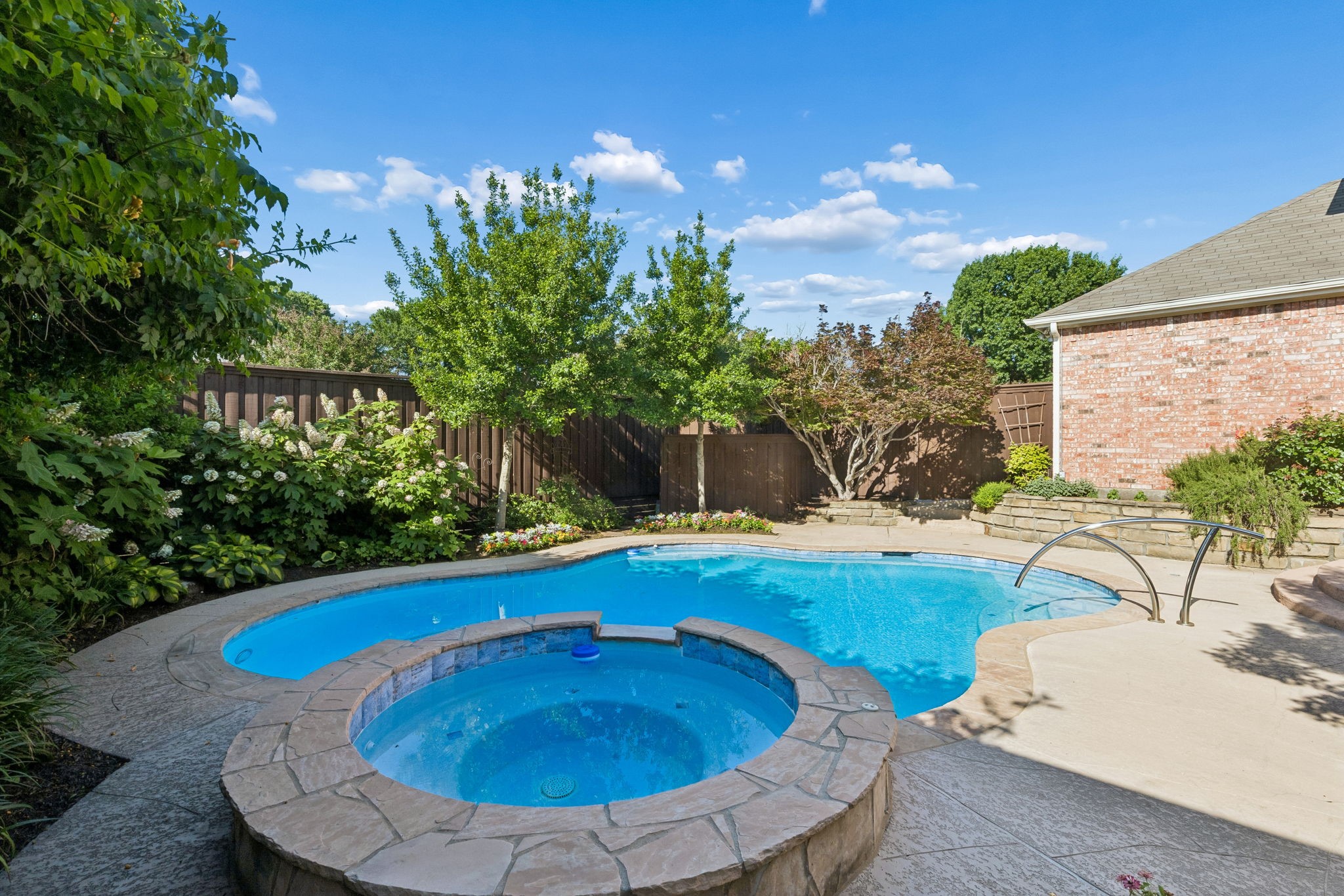 3516 Kimble Drive