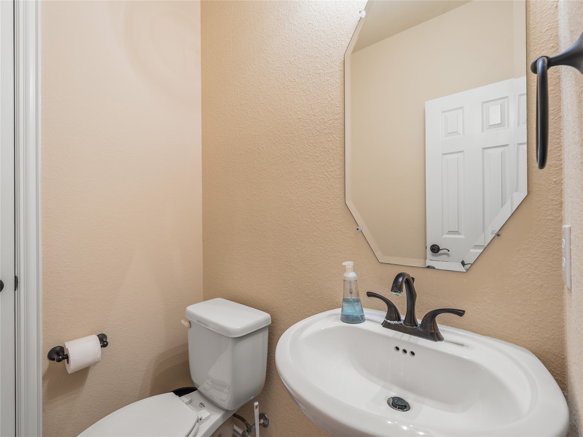 3280 Aerial Drive