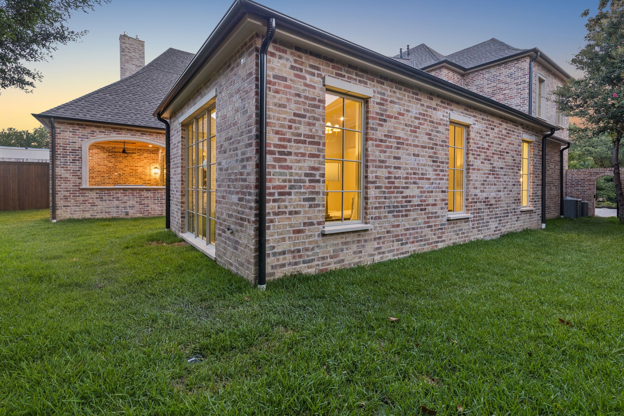 6389 Memorial Drive