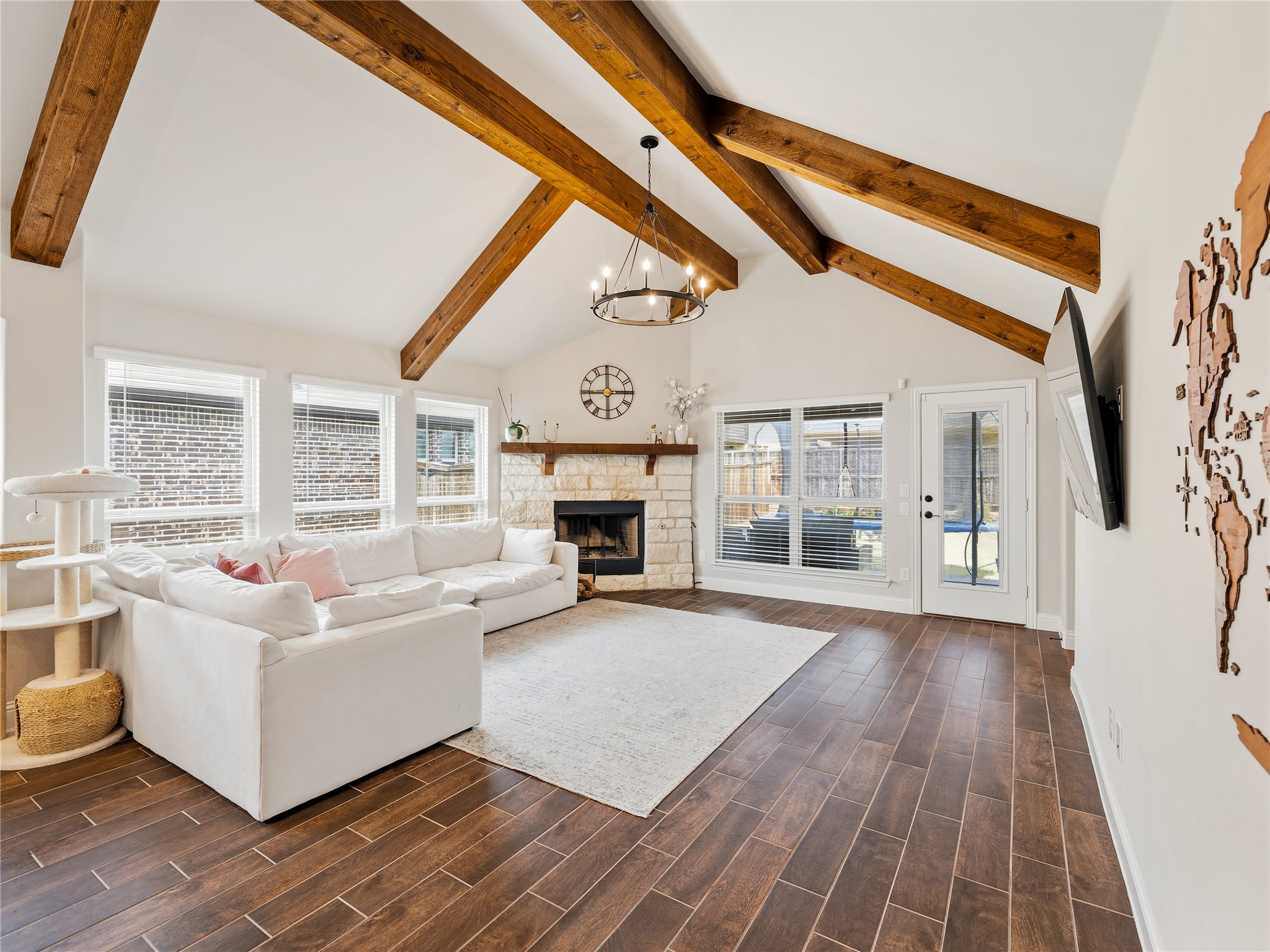 1413 Saddle Ridge Drive