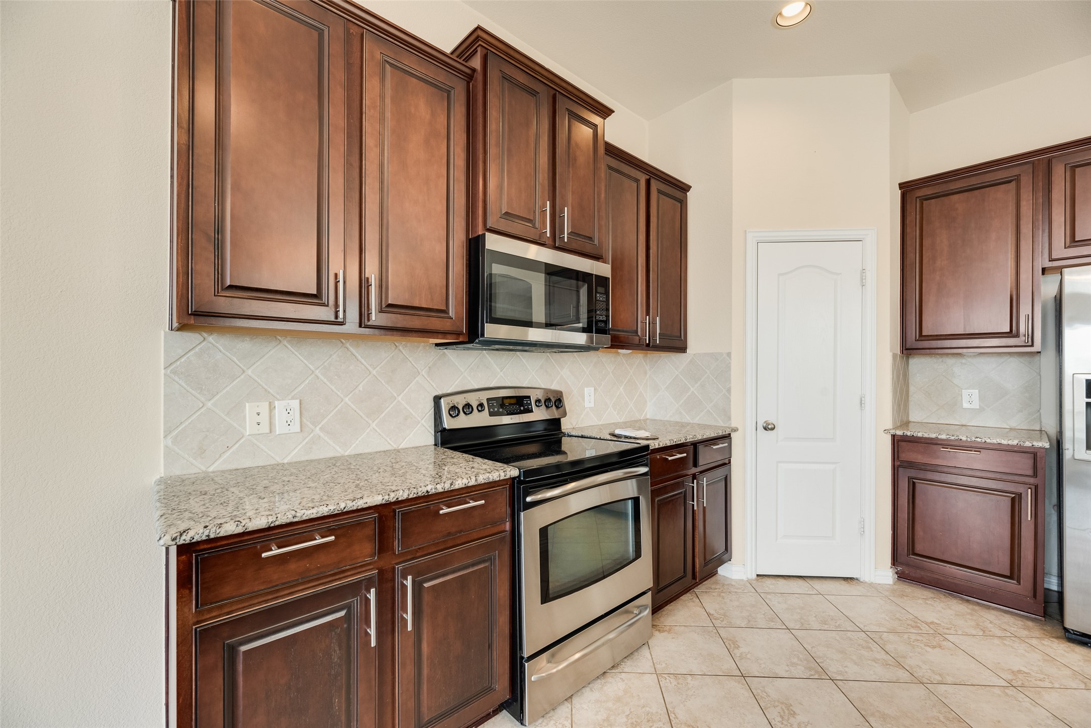 1916 Lantana Lane