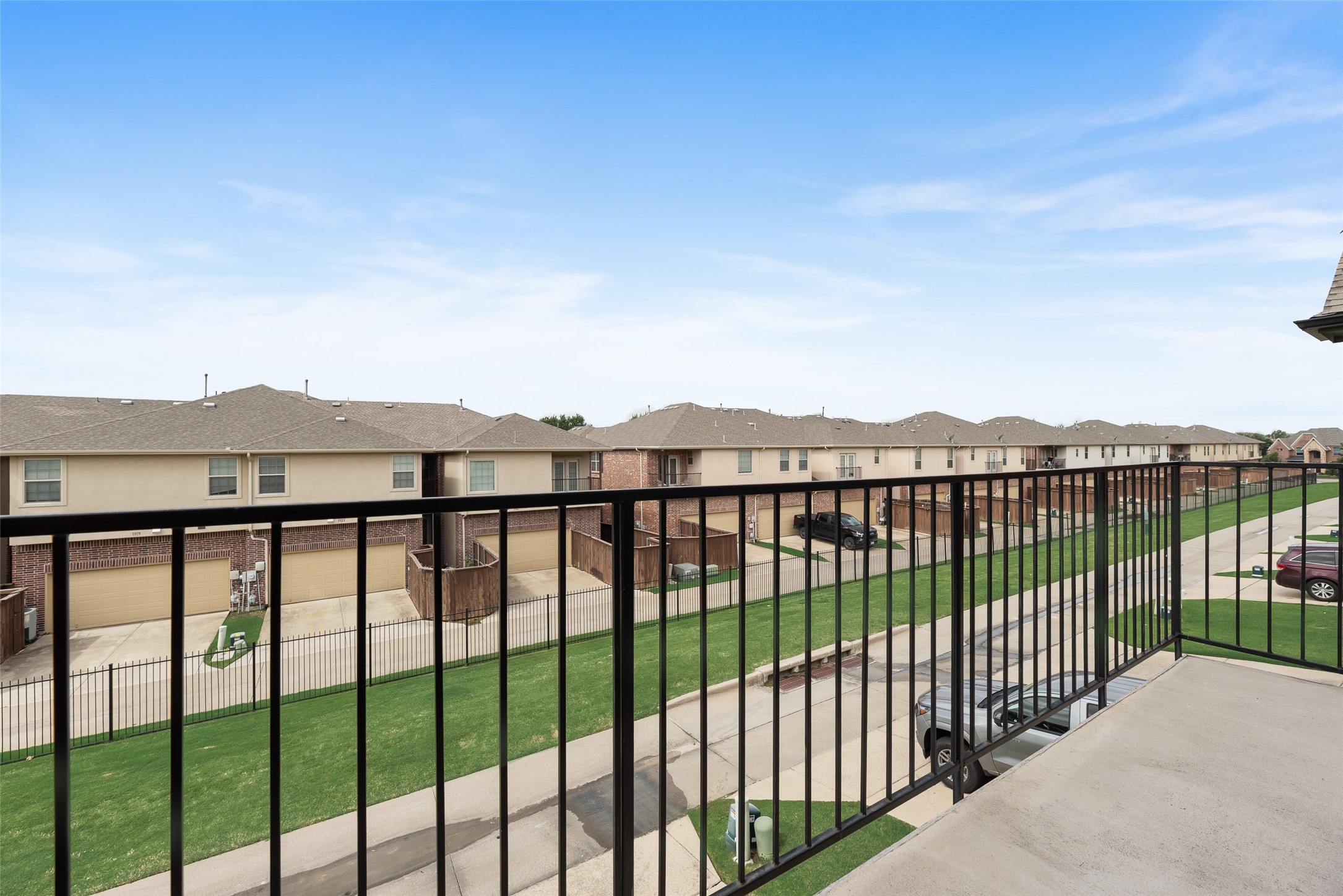 1916 Lantana Lane