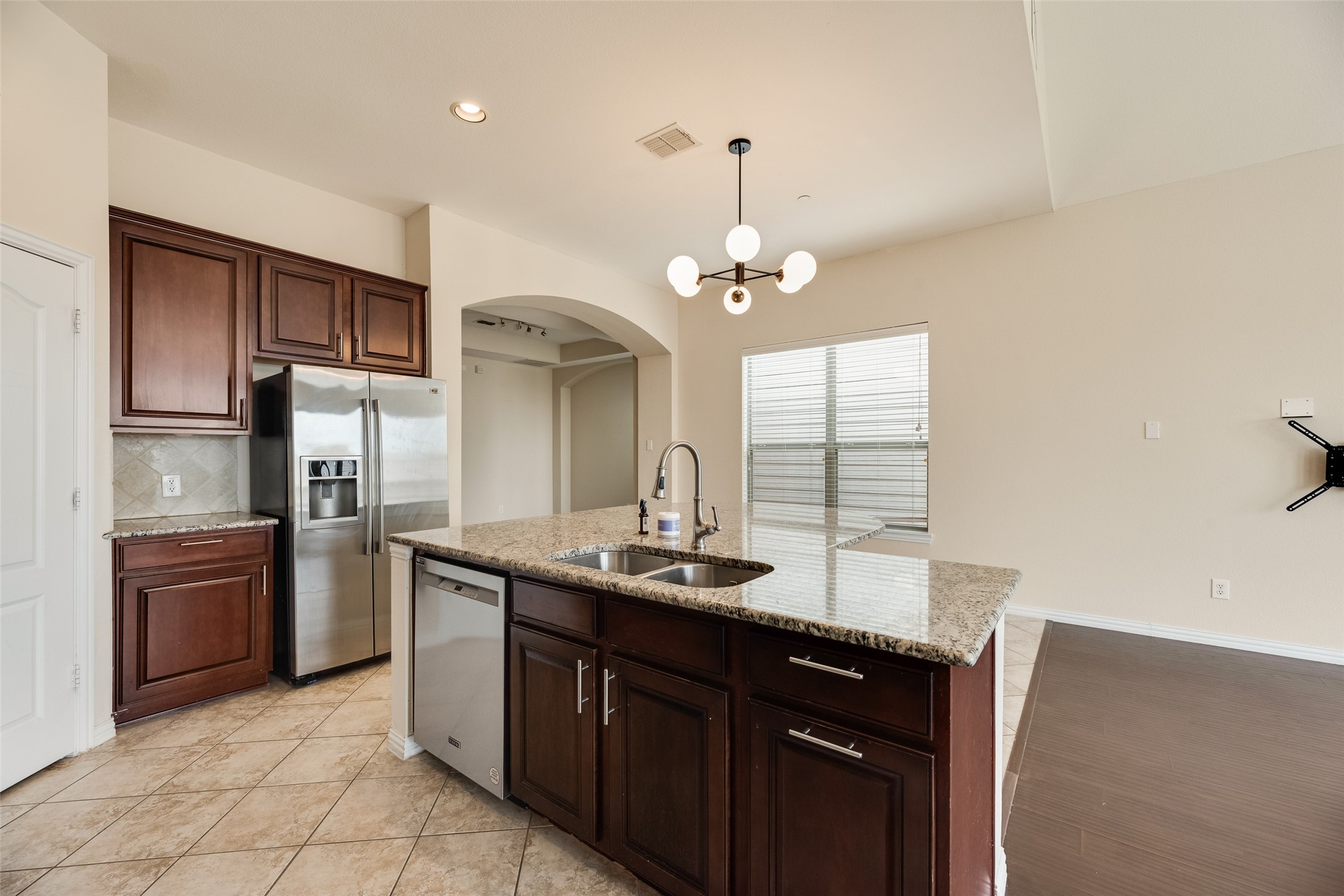 1916 Lantana Lane