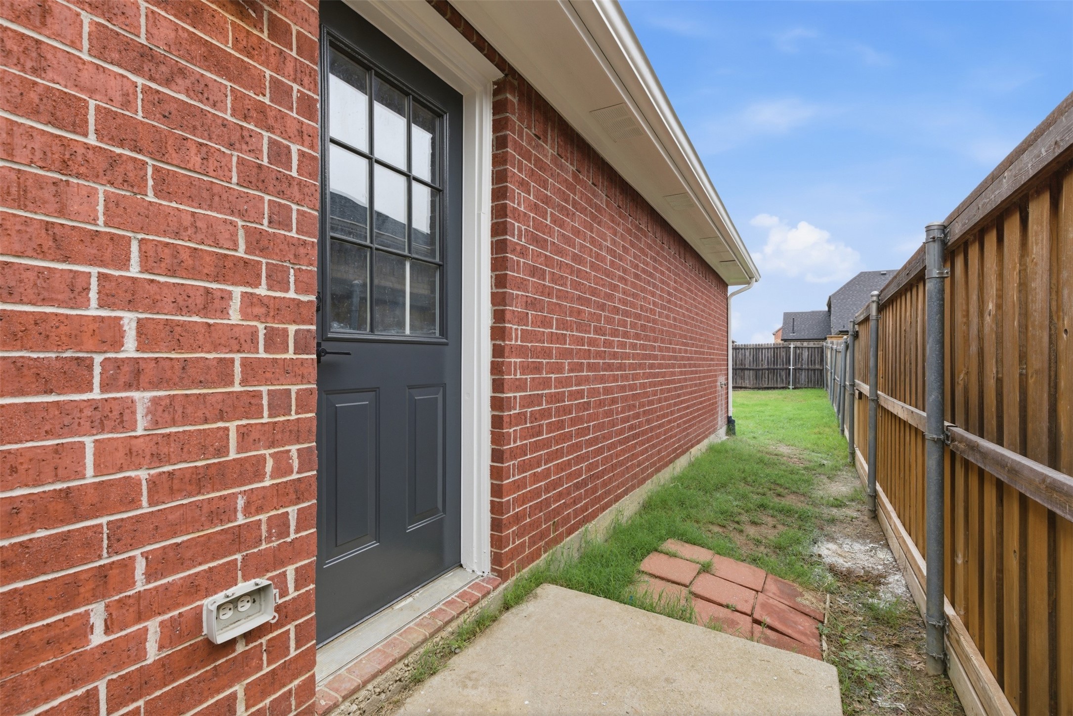 2051 Sunny Side Drive