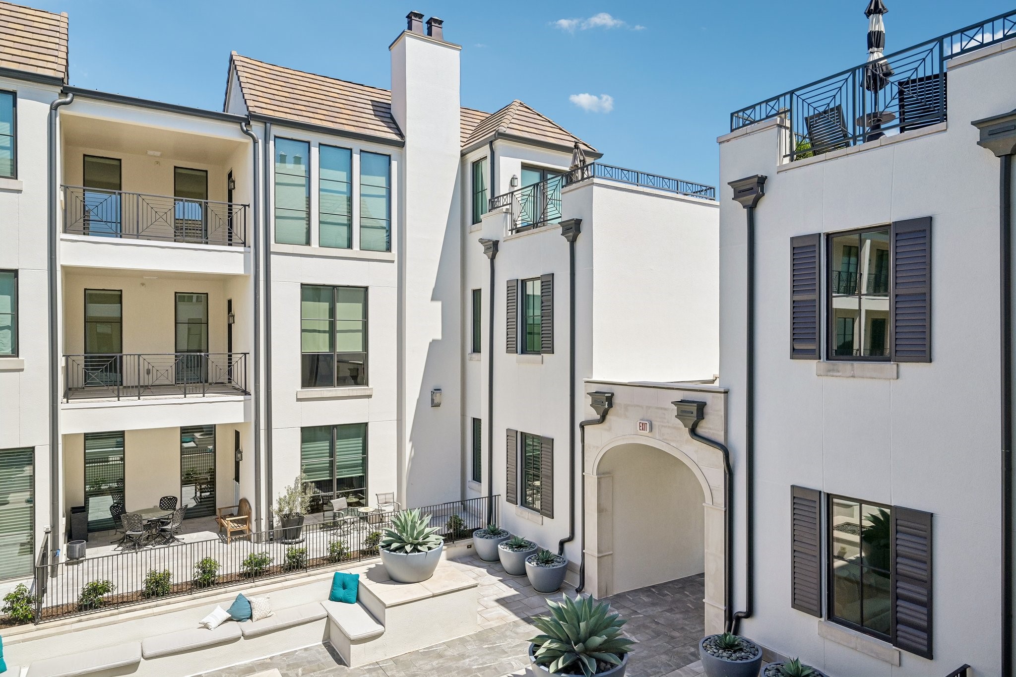 5270 Town and Country Boulevard 212B