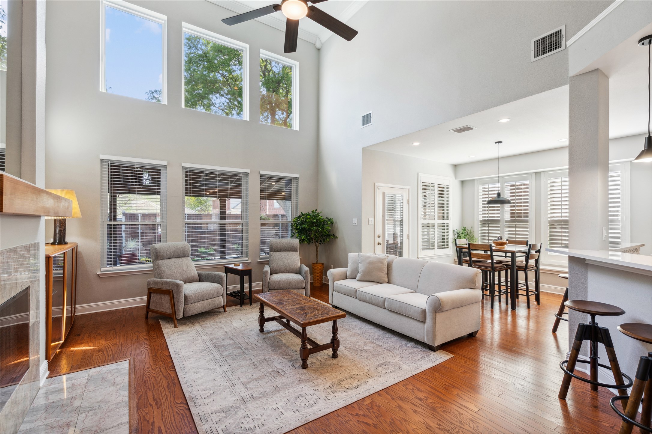 1216 Ottawa Lane
