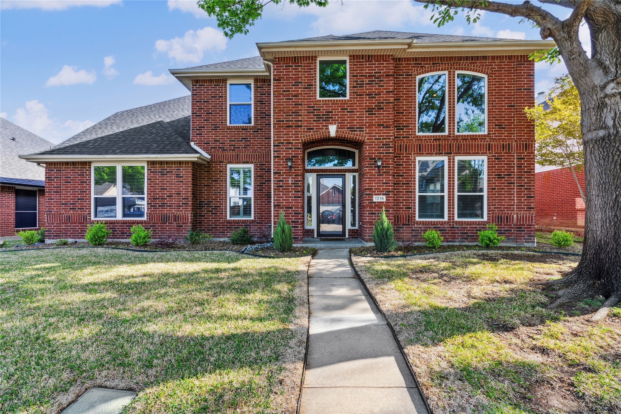 1216 Ottawa Lane