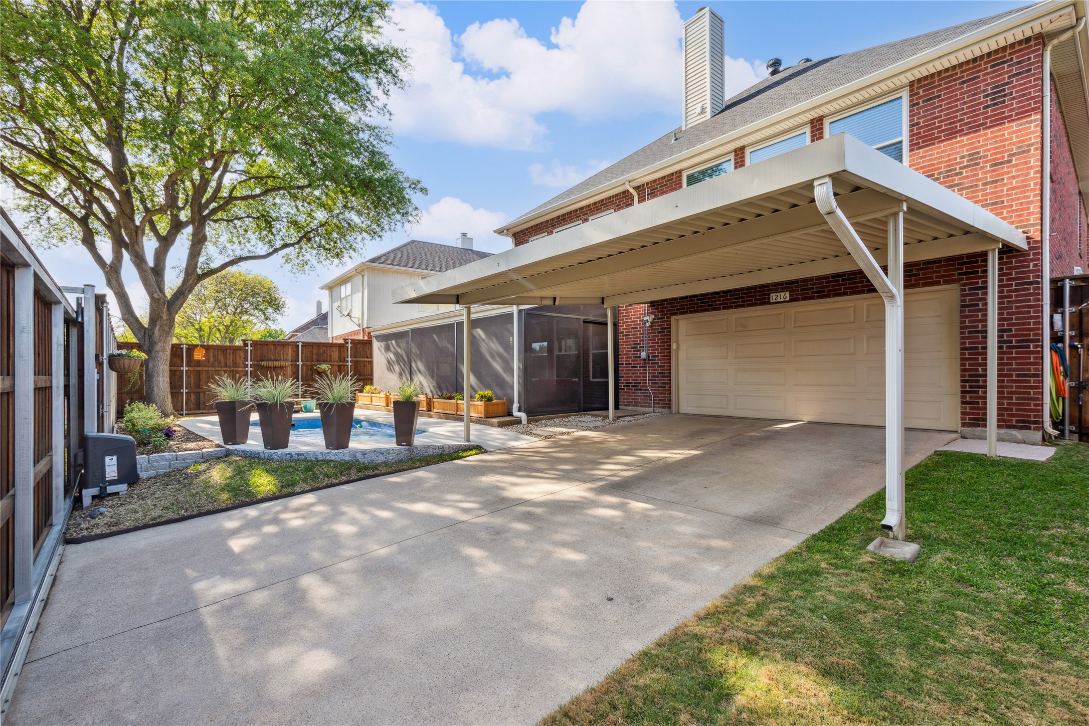 1216 Ottawa Lane