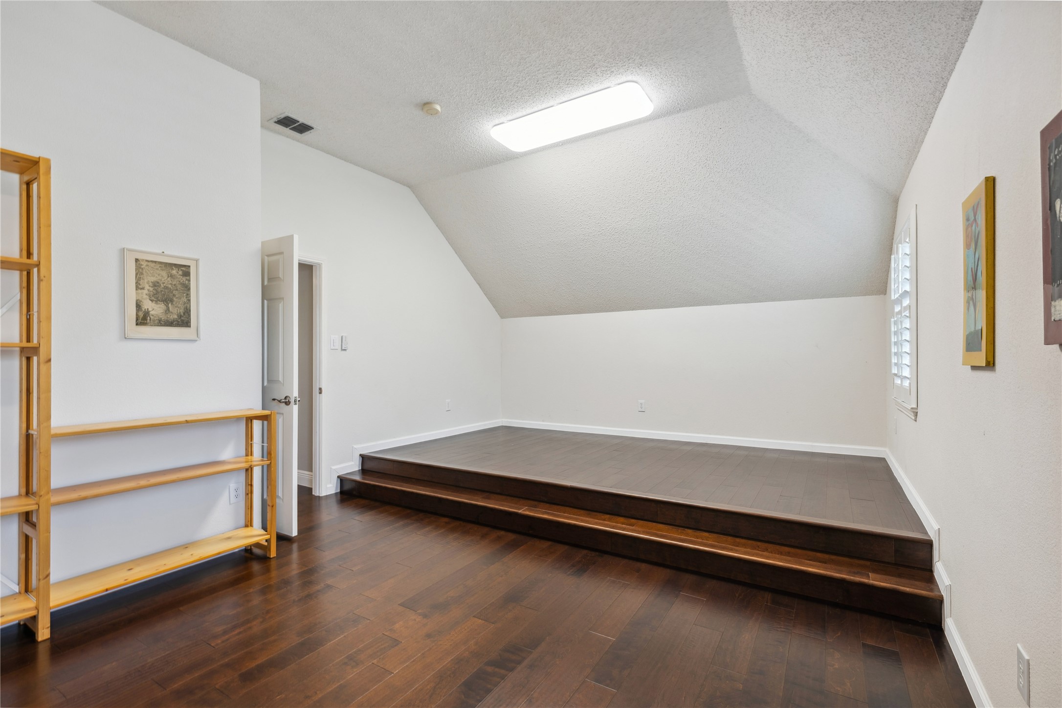 1216 Ottawa Lane