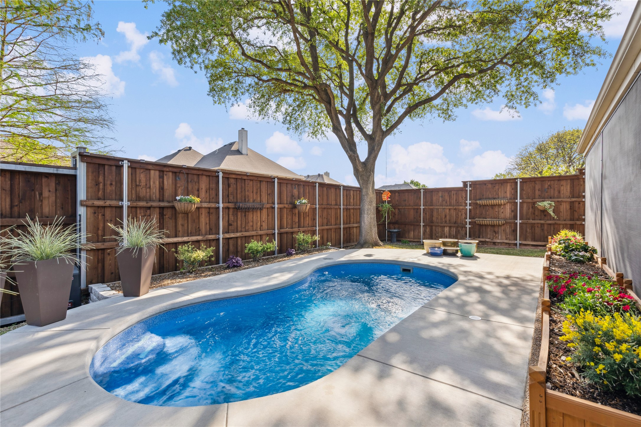 1216 Ottawa Lane