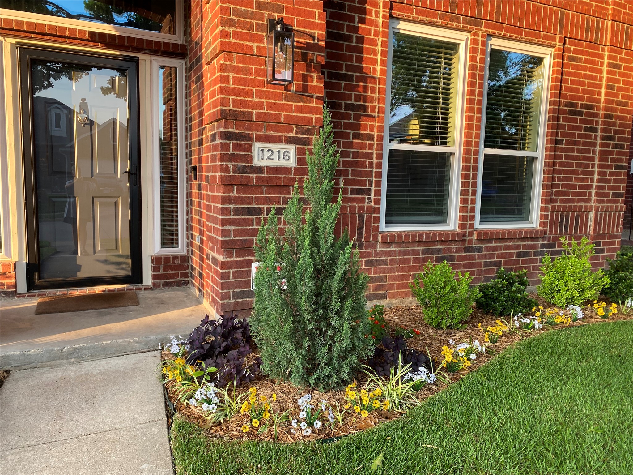 1216 Ottawa Lane