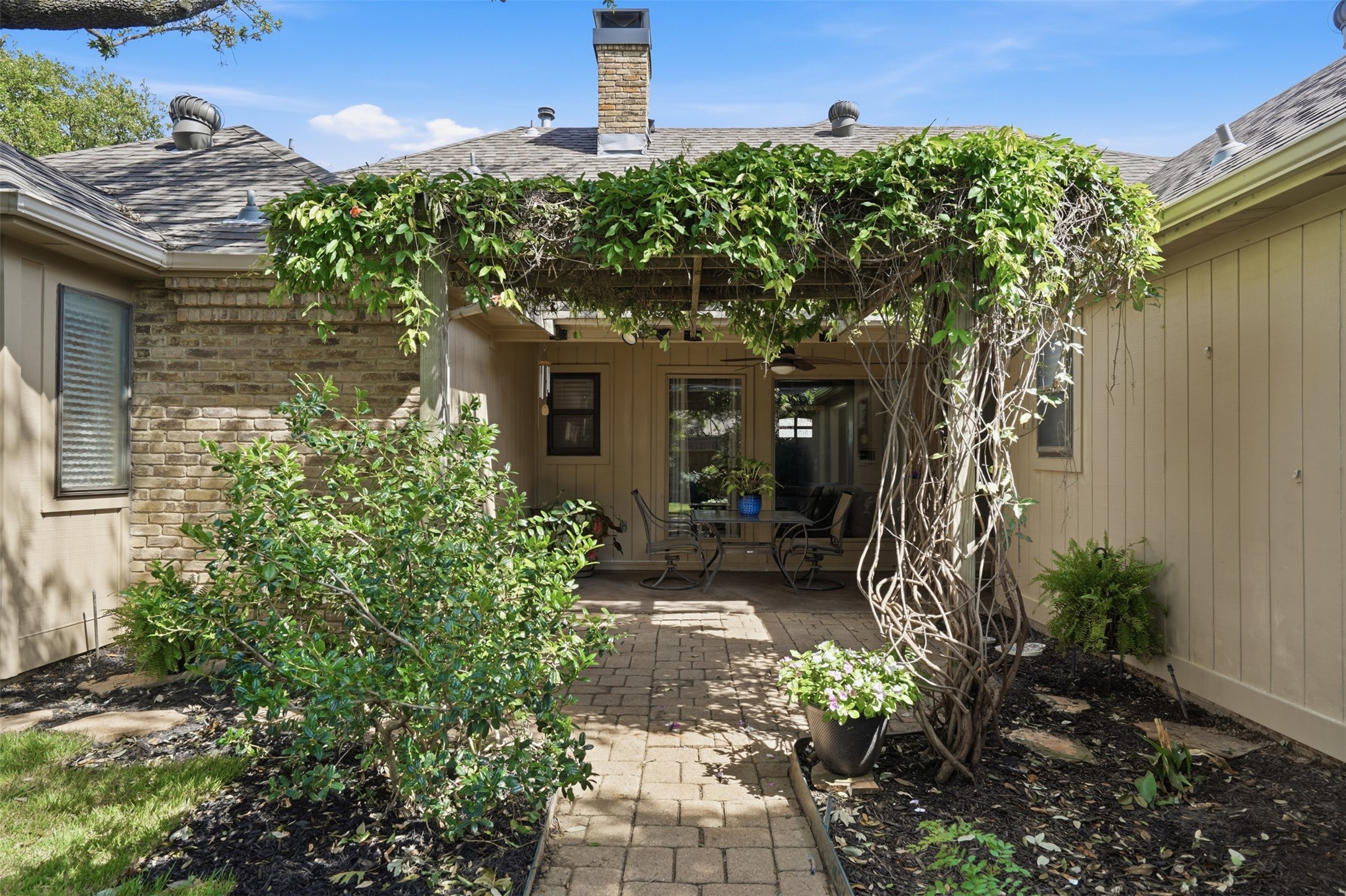 2247 Valley Mill