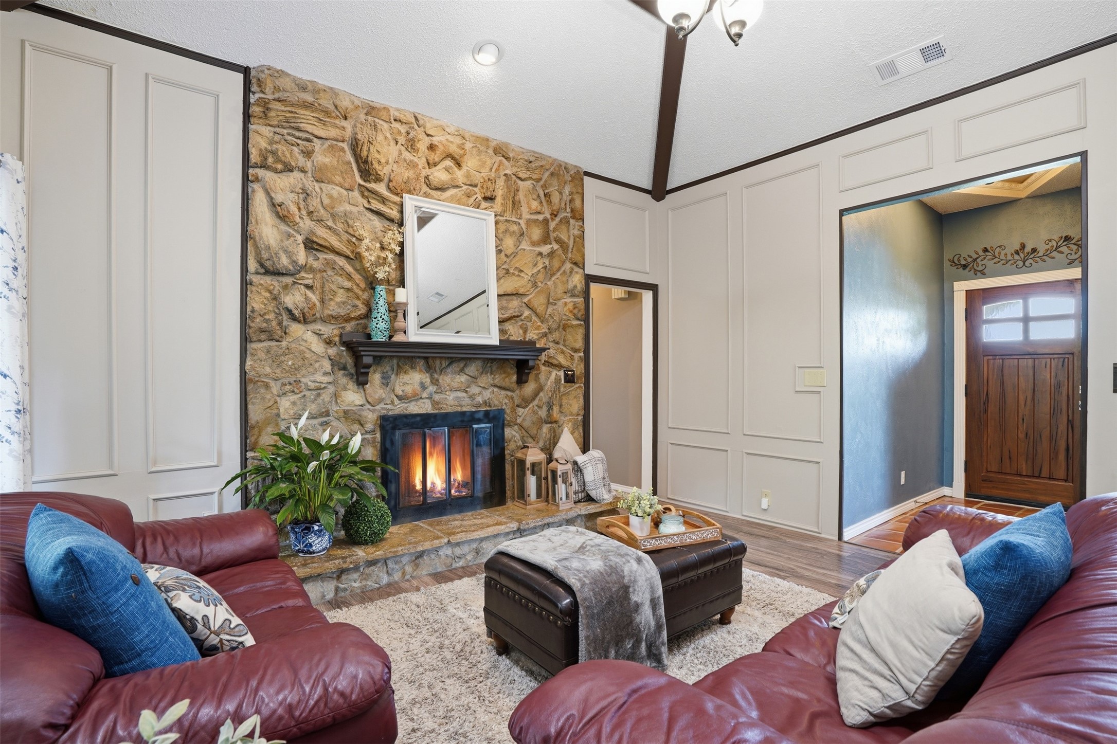 2247 Valley Mill