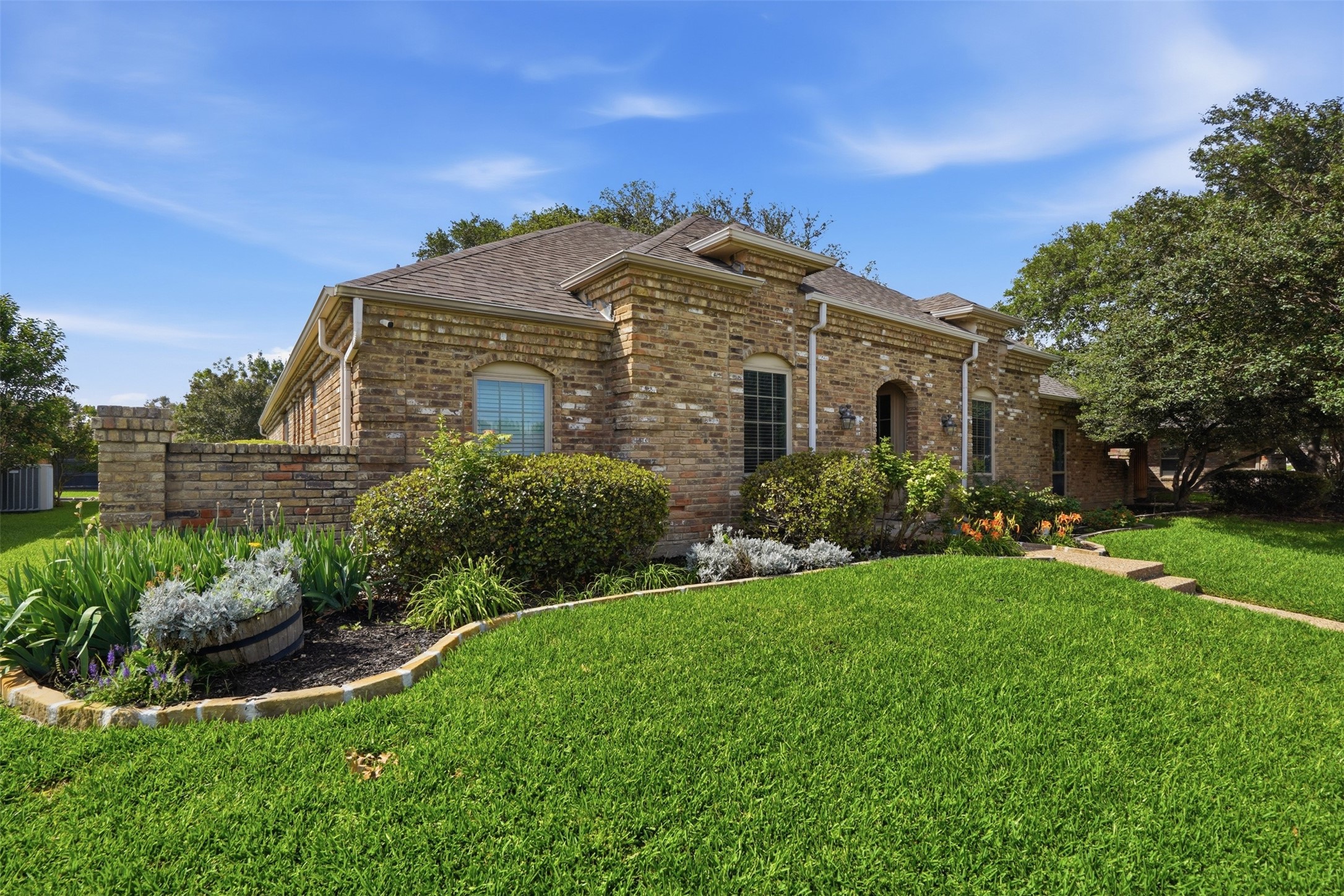 2247 Valley Mill
