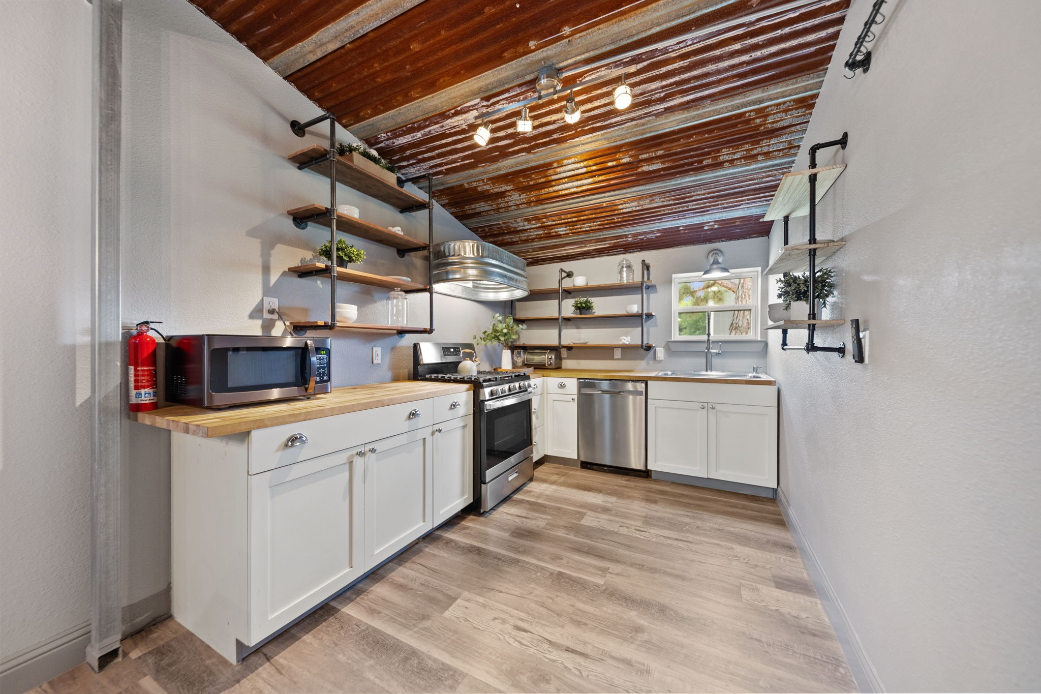 10160 Lynn Lane
