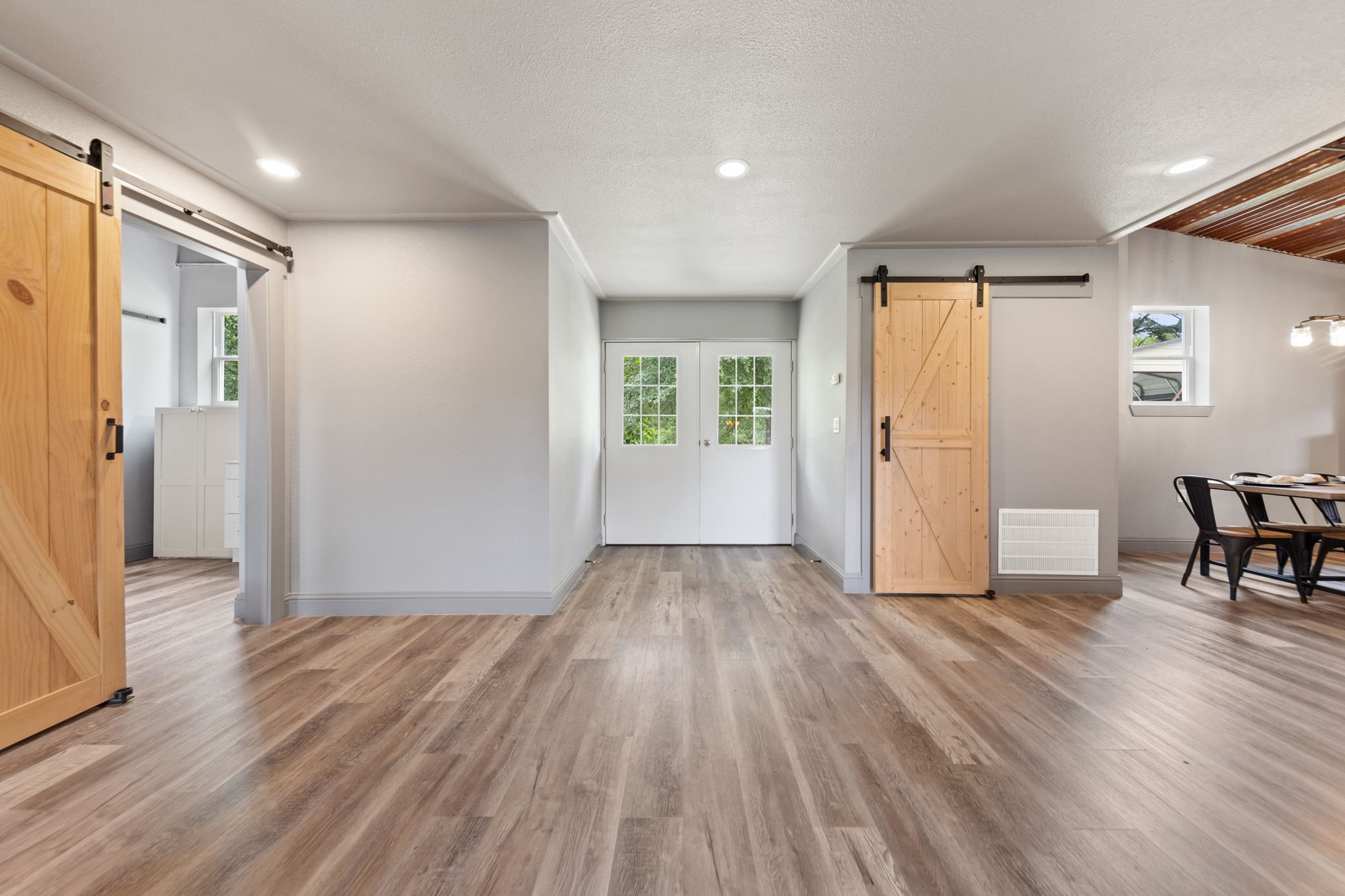 10160 Lynn Lane