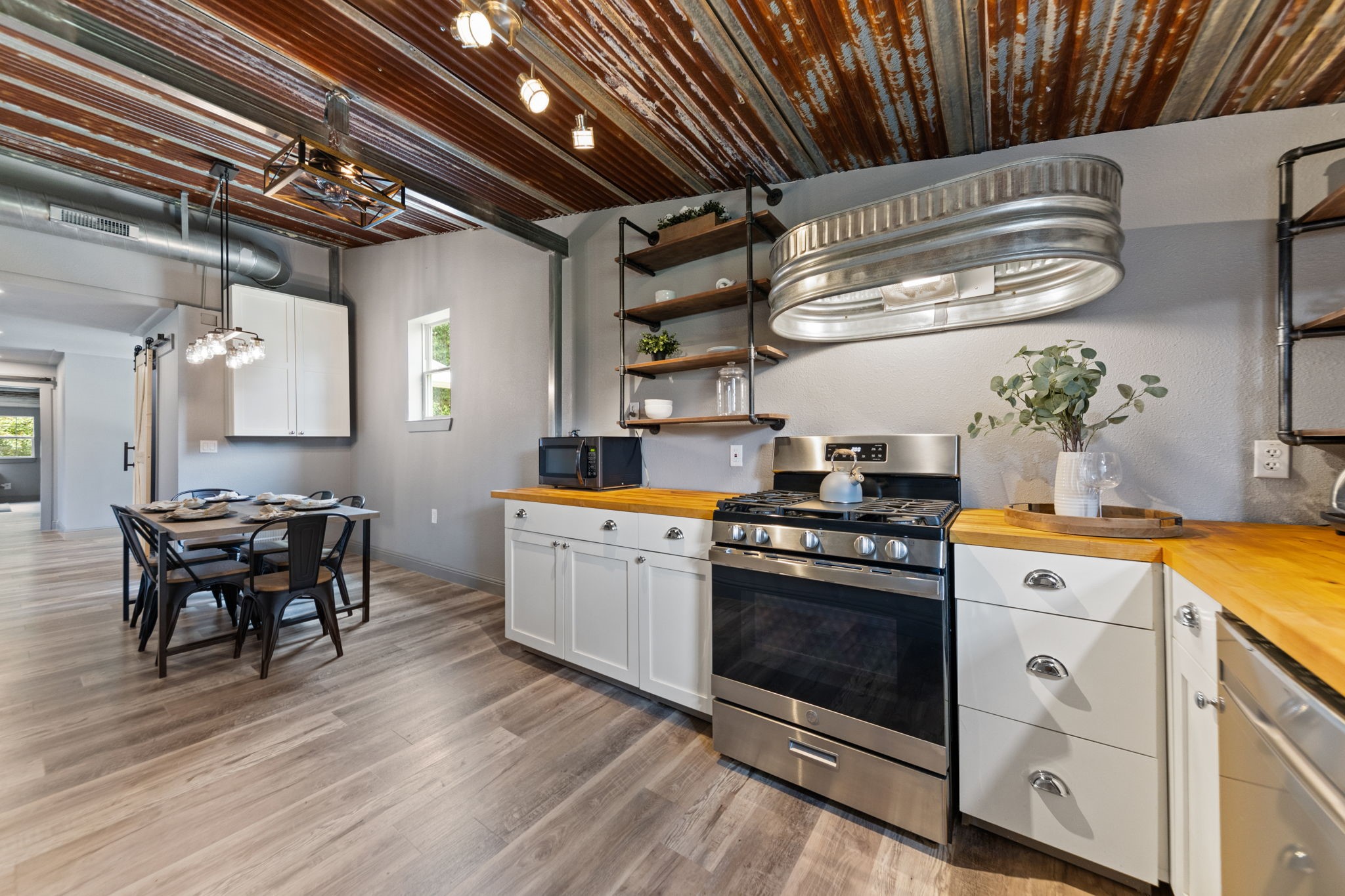 10160 Lynn Lane