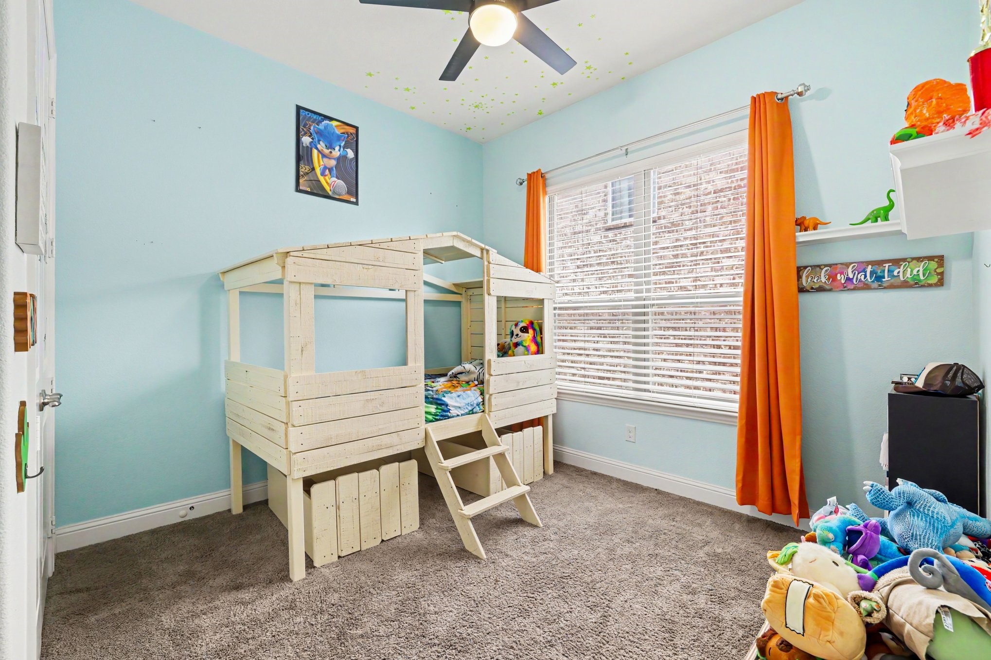 5821 Austin Waters