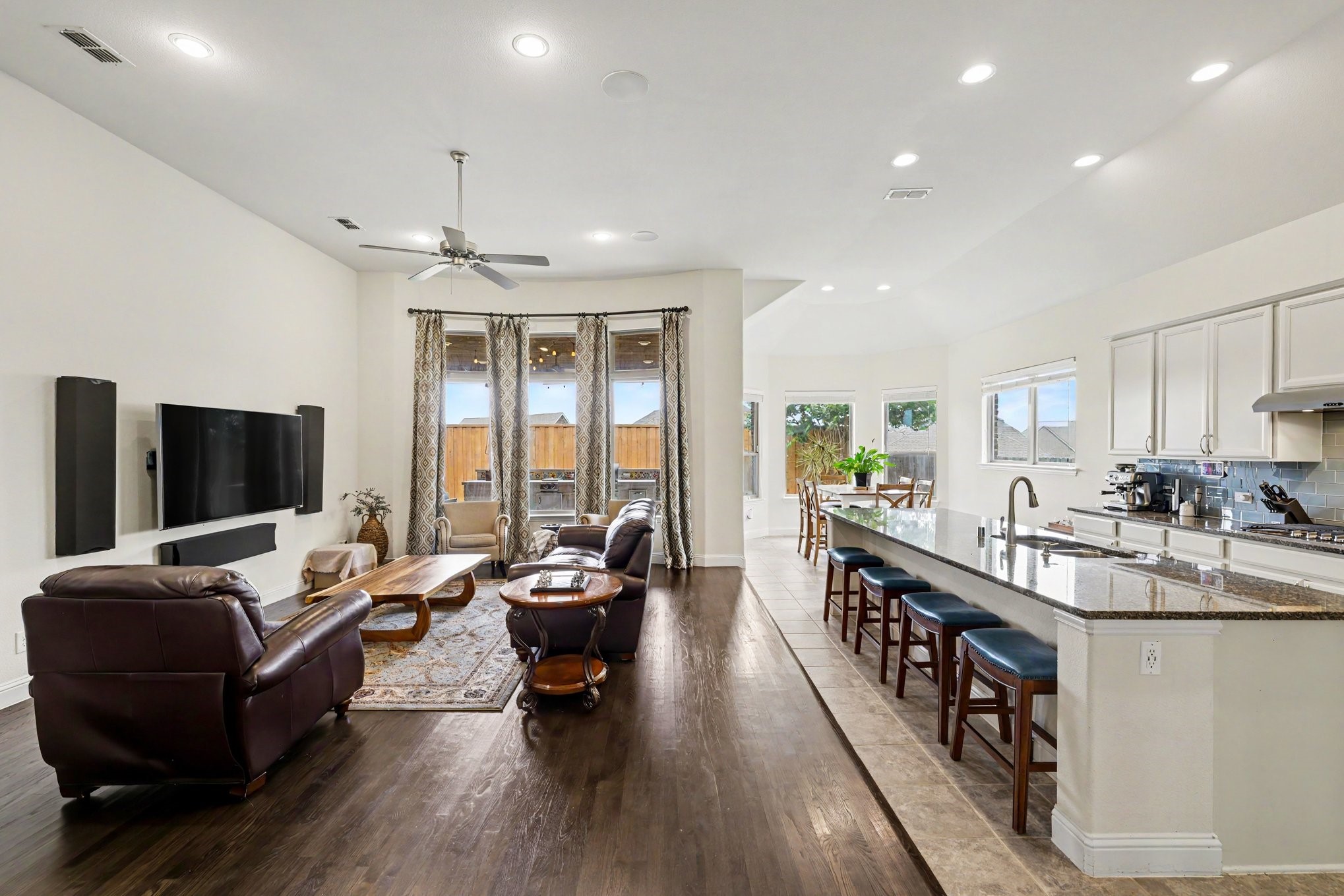 5821 Austin Waters