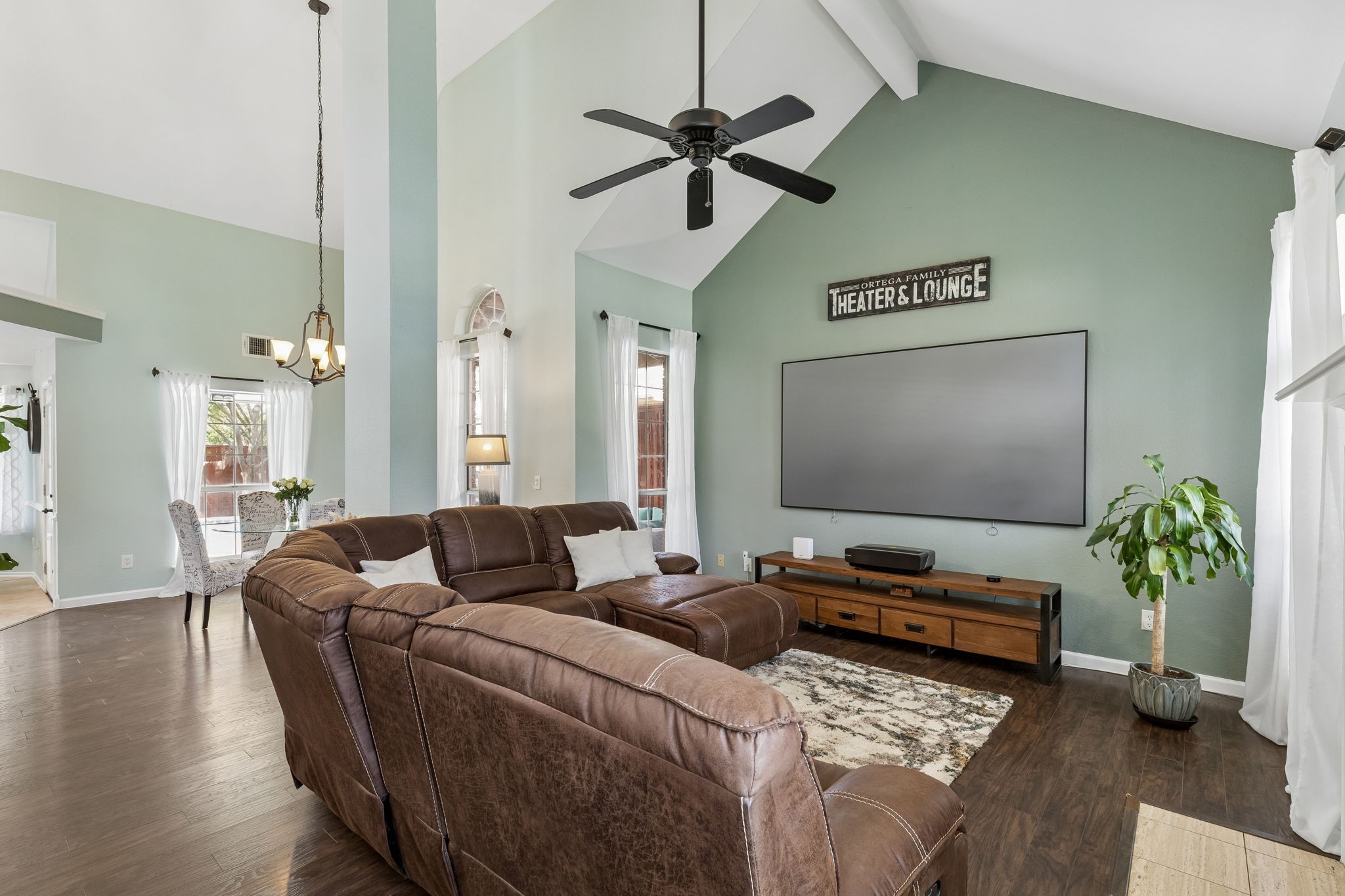 1733 Steamboat Drive