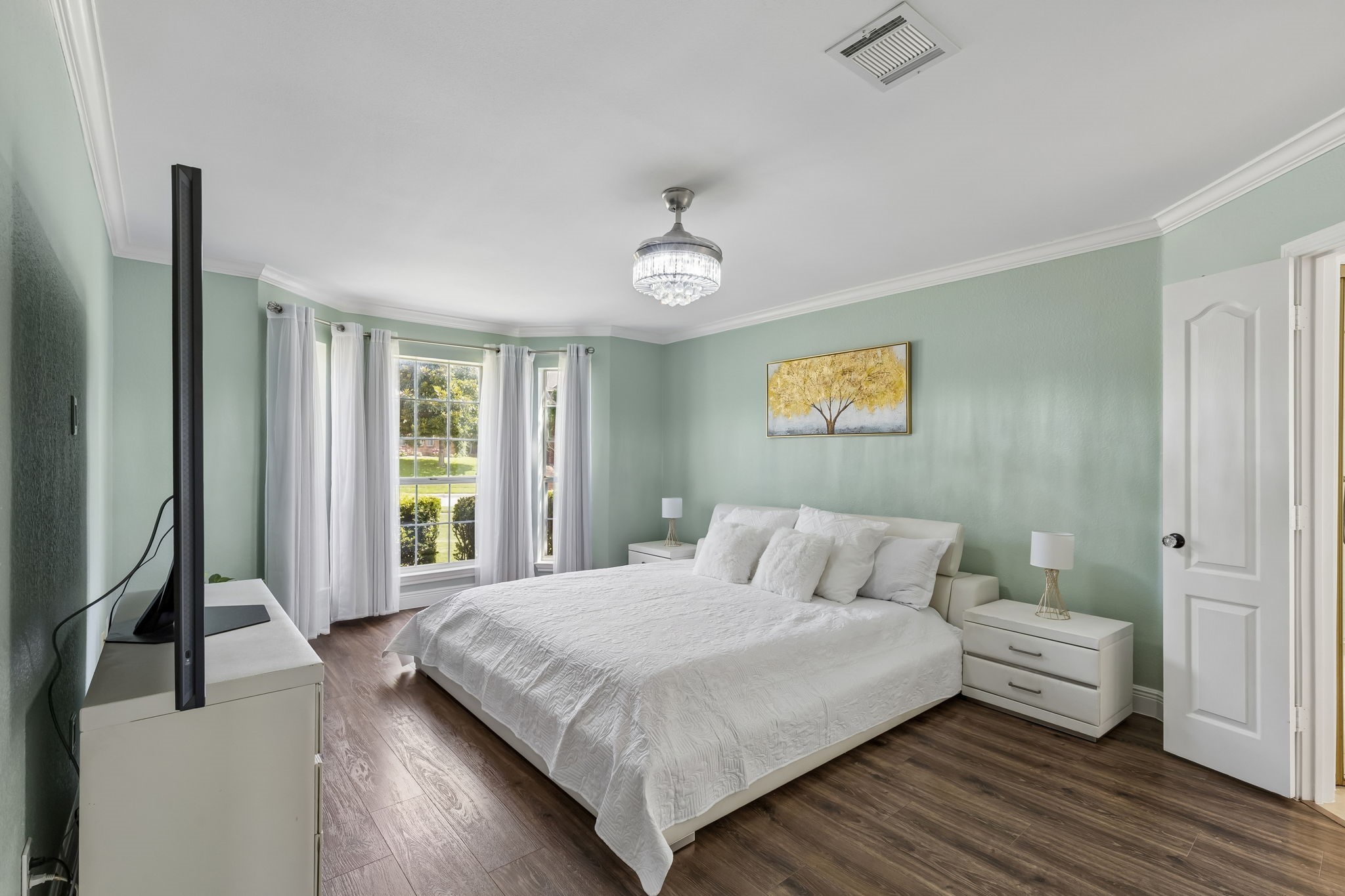 1733 Steamboat Drive