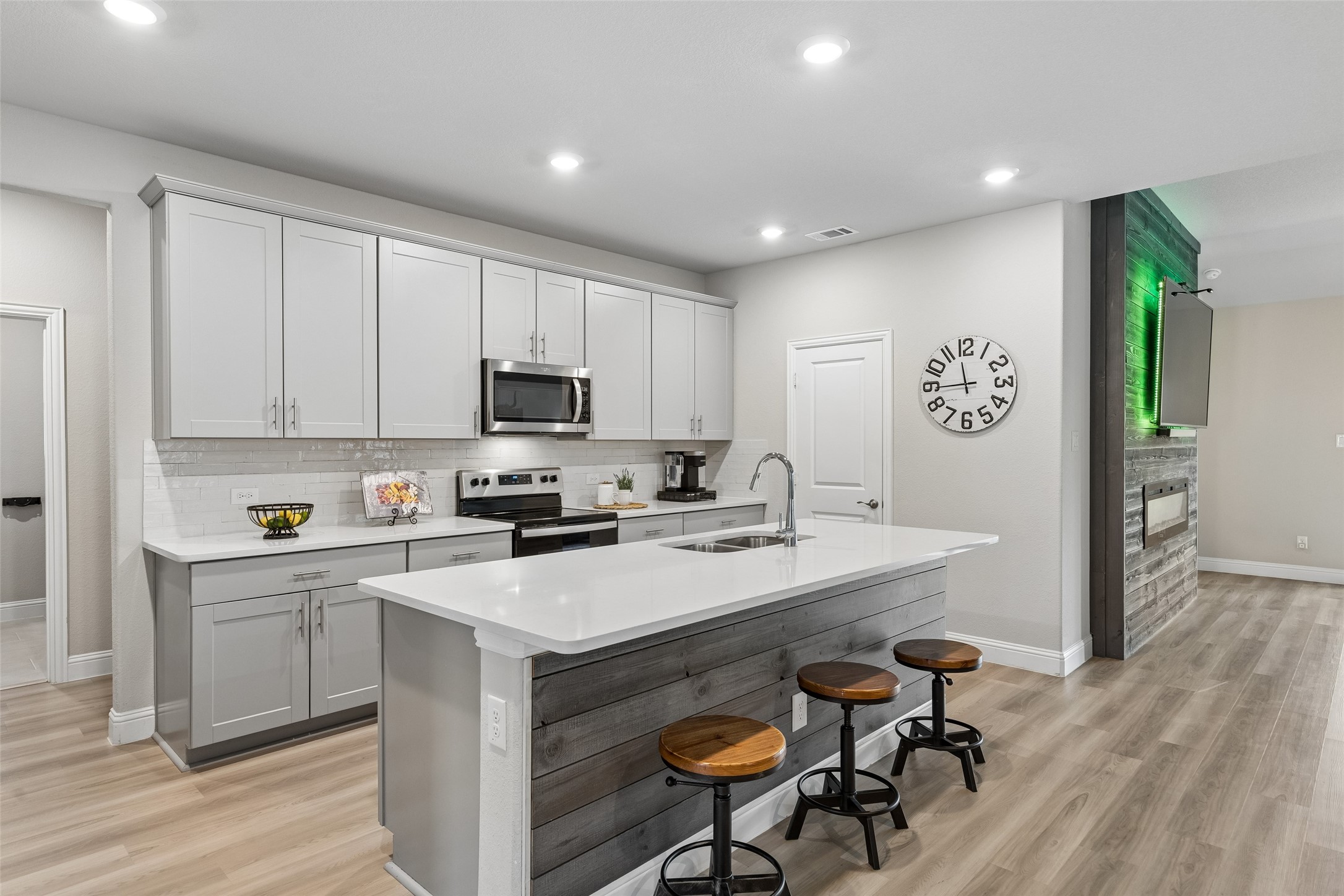 218 Stonebrook Trail