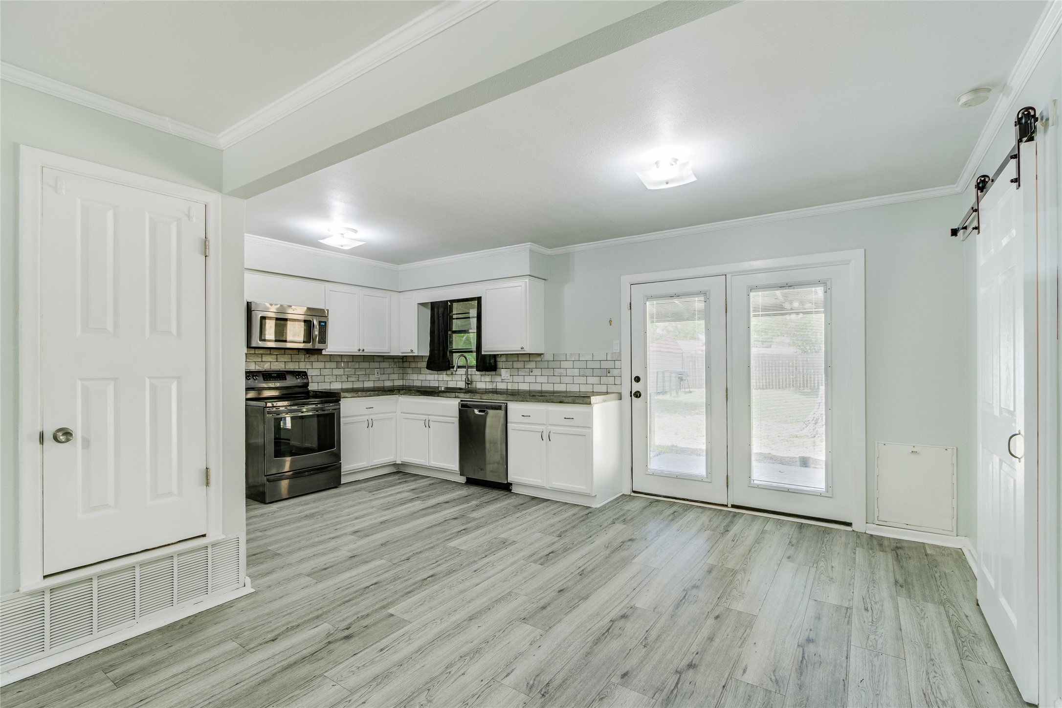 328 S 1st Street