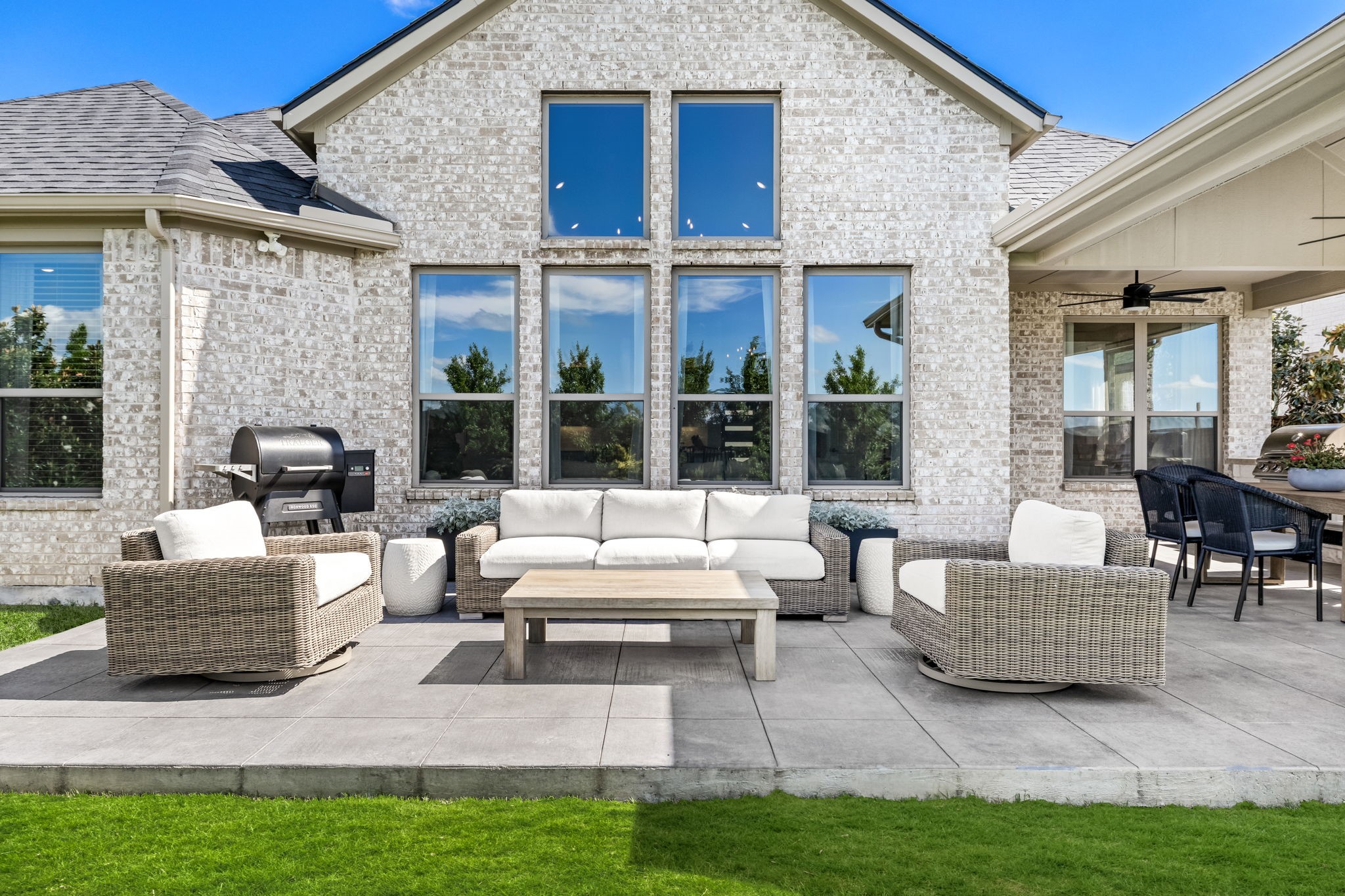 2560 Horsetail Road