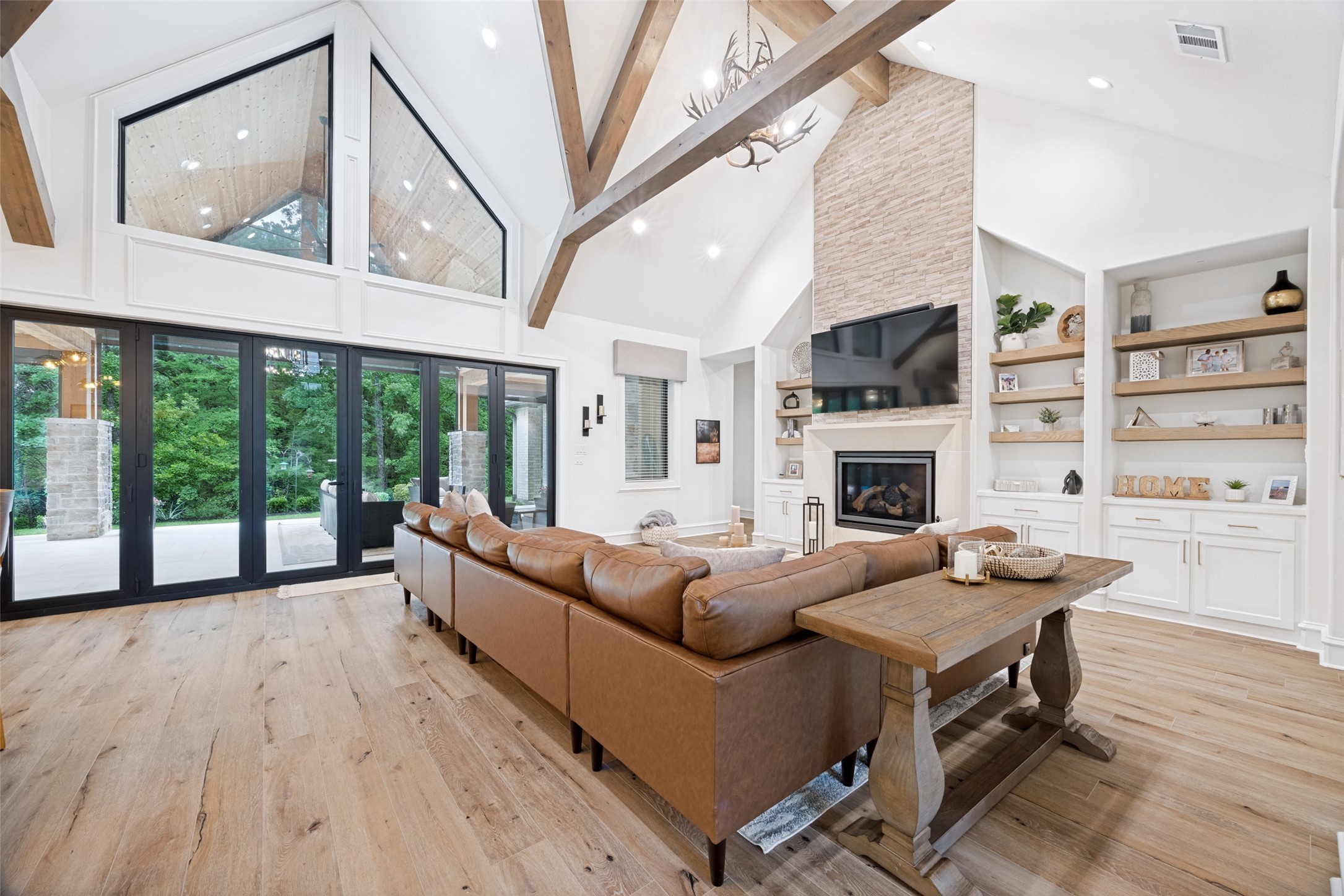 704 Palisades Drive