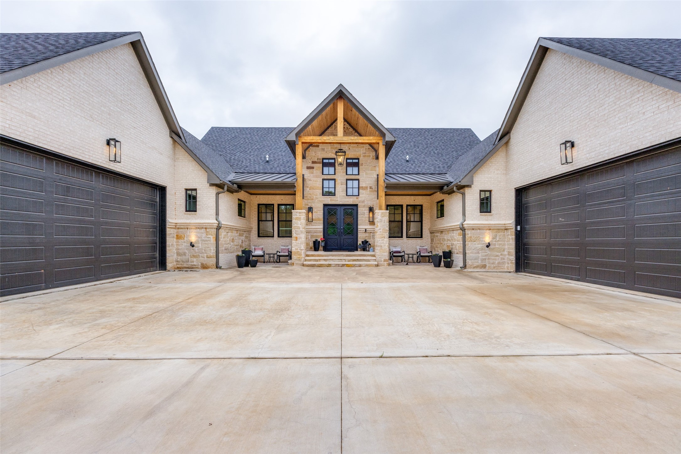 704 Palisades Drive