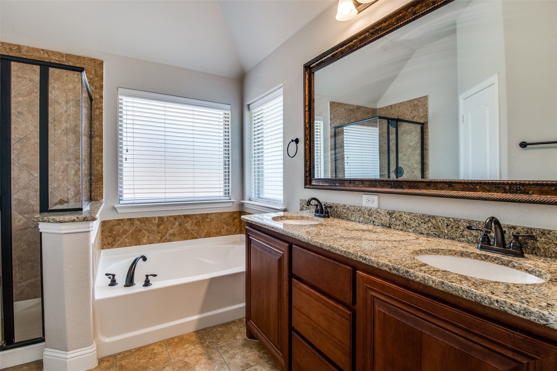 4619 Amesbury