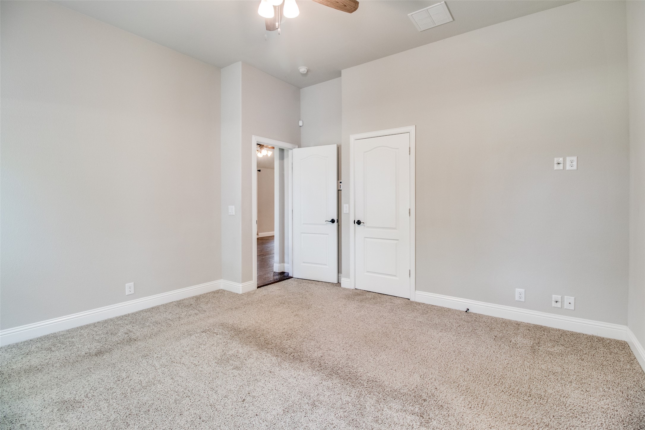 4619 Amesbury