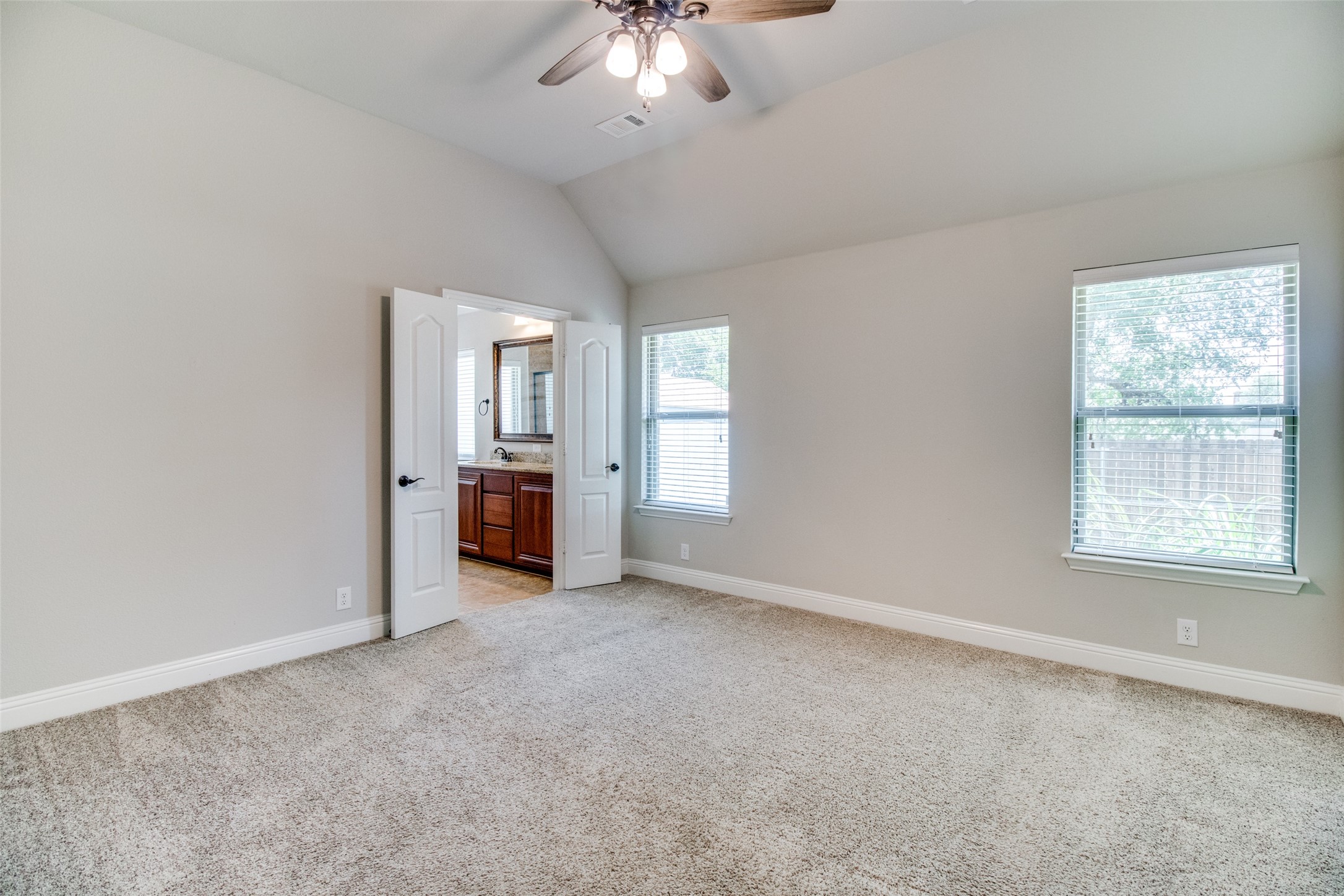 4619 Amesbury