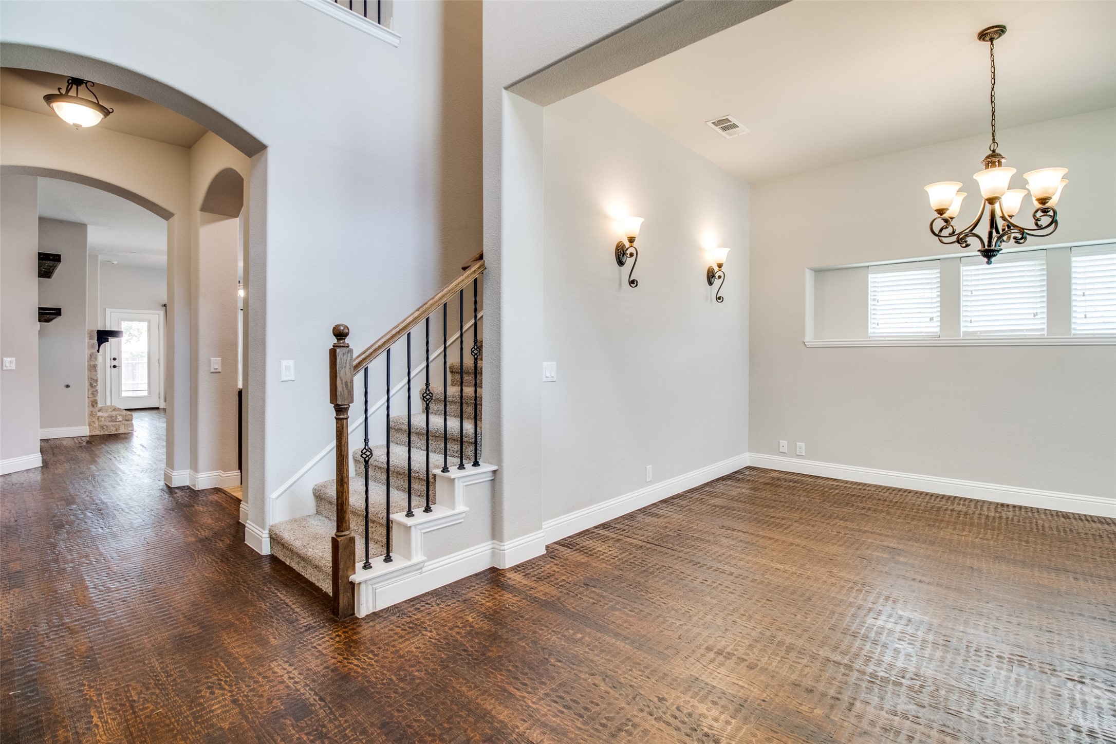 4619 Amesbury