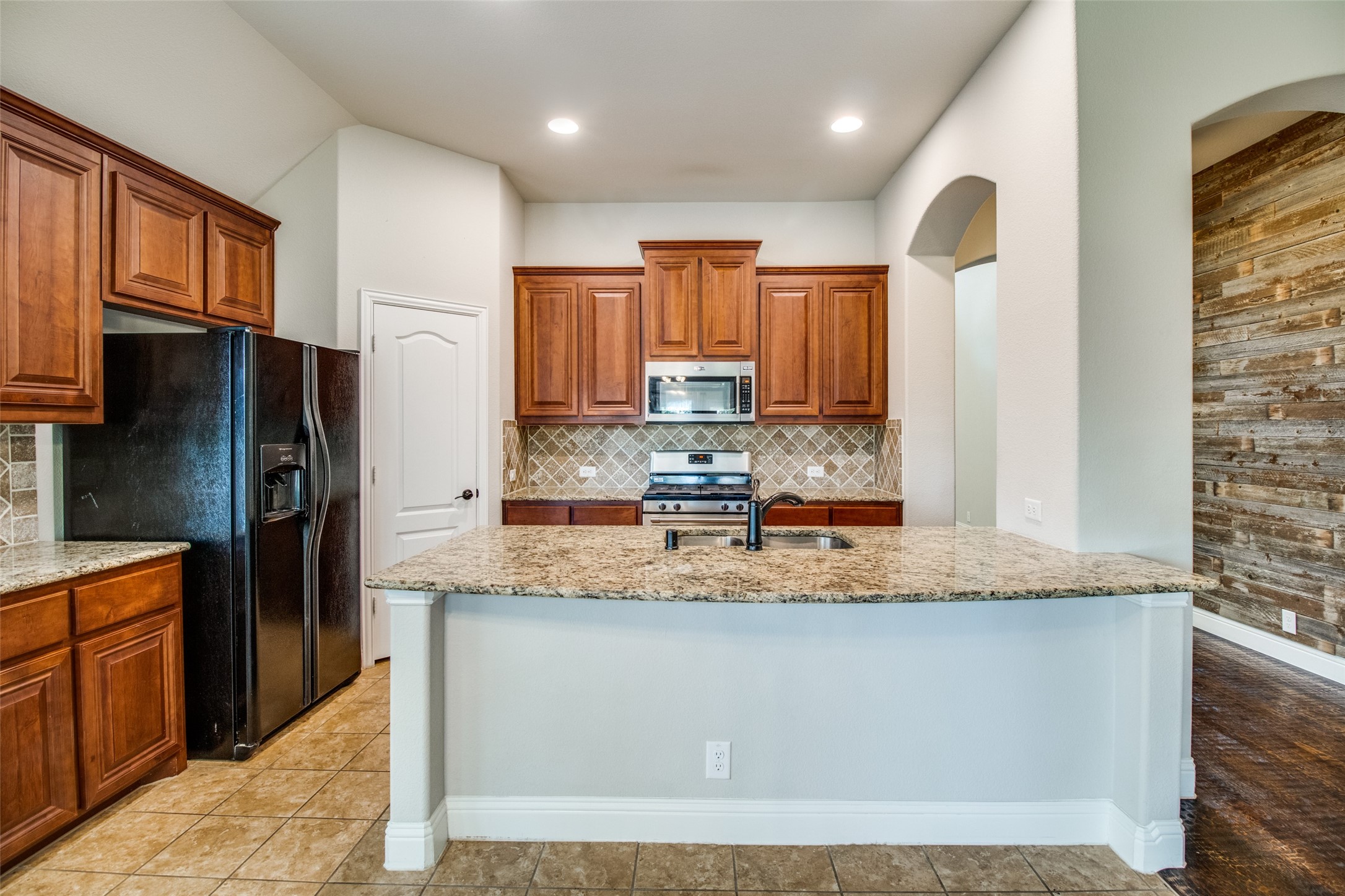 4619 Amesbury