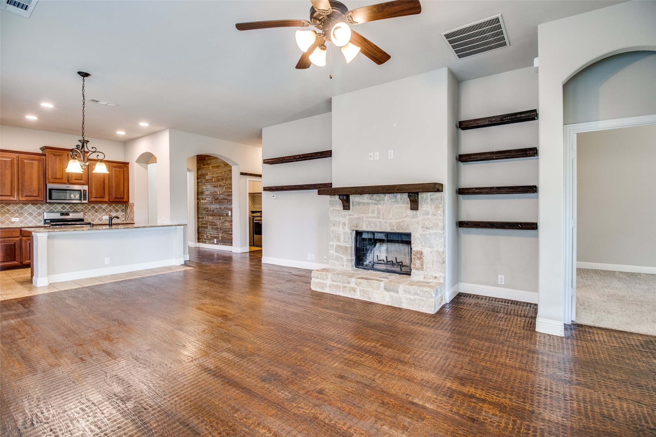 4619 Amesbury